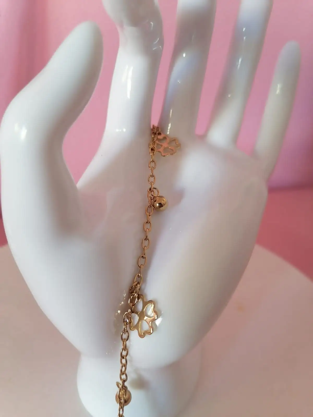 Pulsera trebol y bolitas 