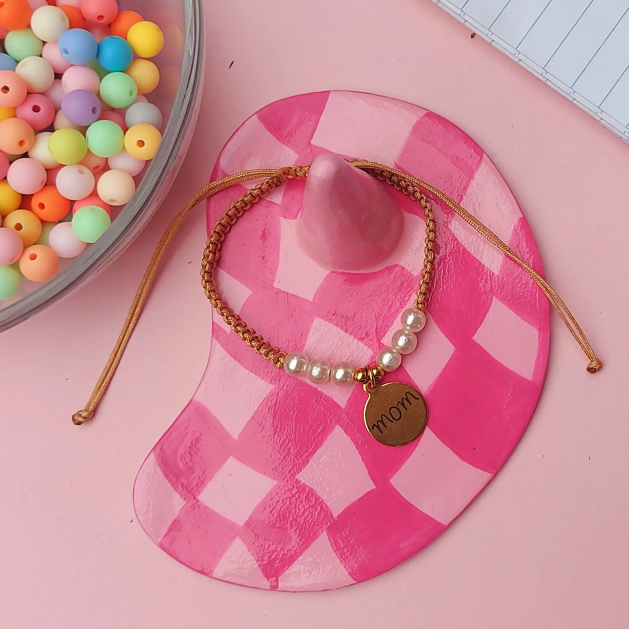 Pulsera con dije MOM