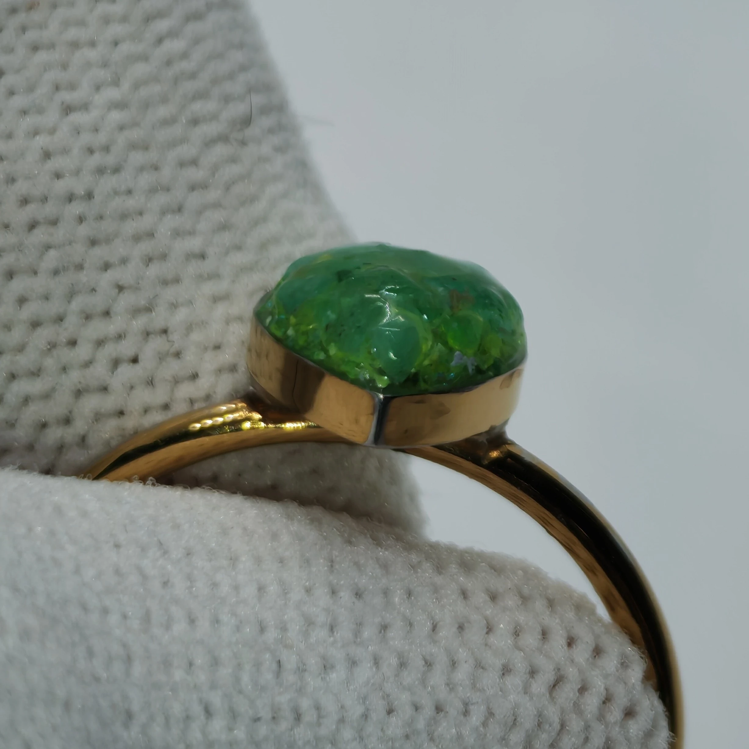 Sortija talla 9 en Esmeraldas y Mica Verde 3