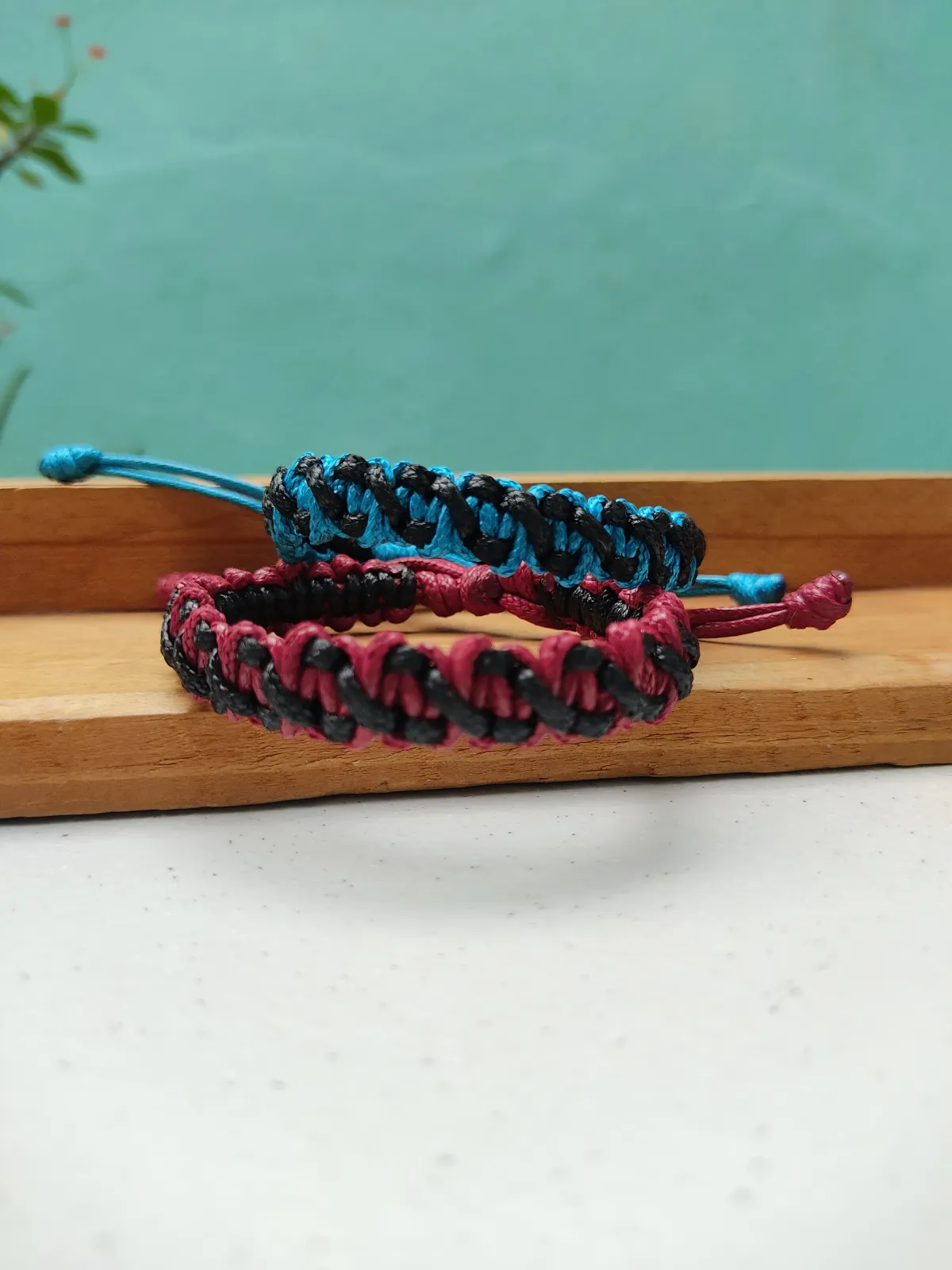 Pulsera tejida para caballero  3