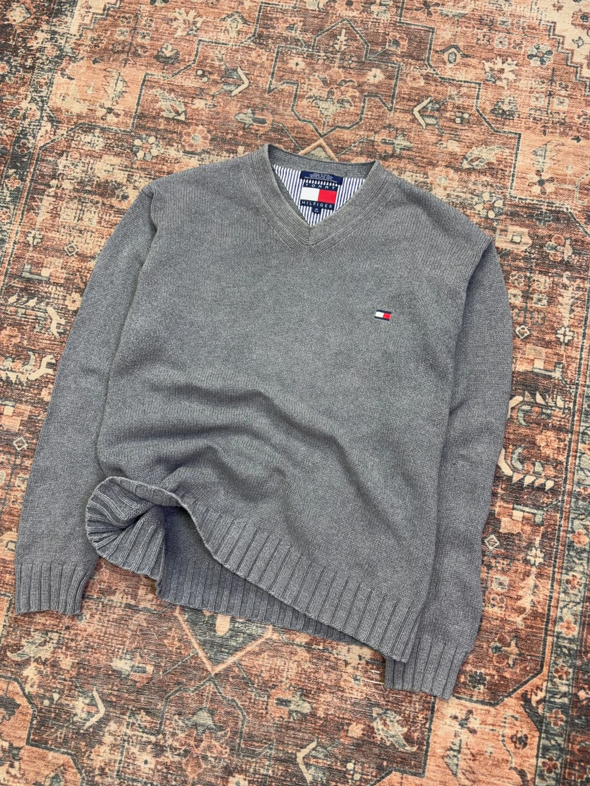 TOMMY HILFIGER 100% COTTON V-NECK SWEATER