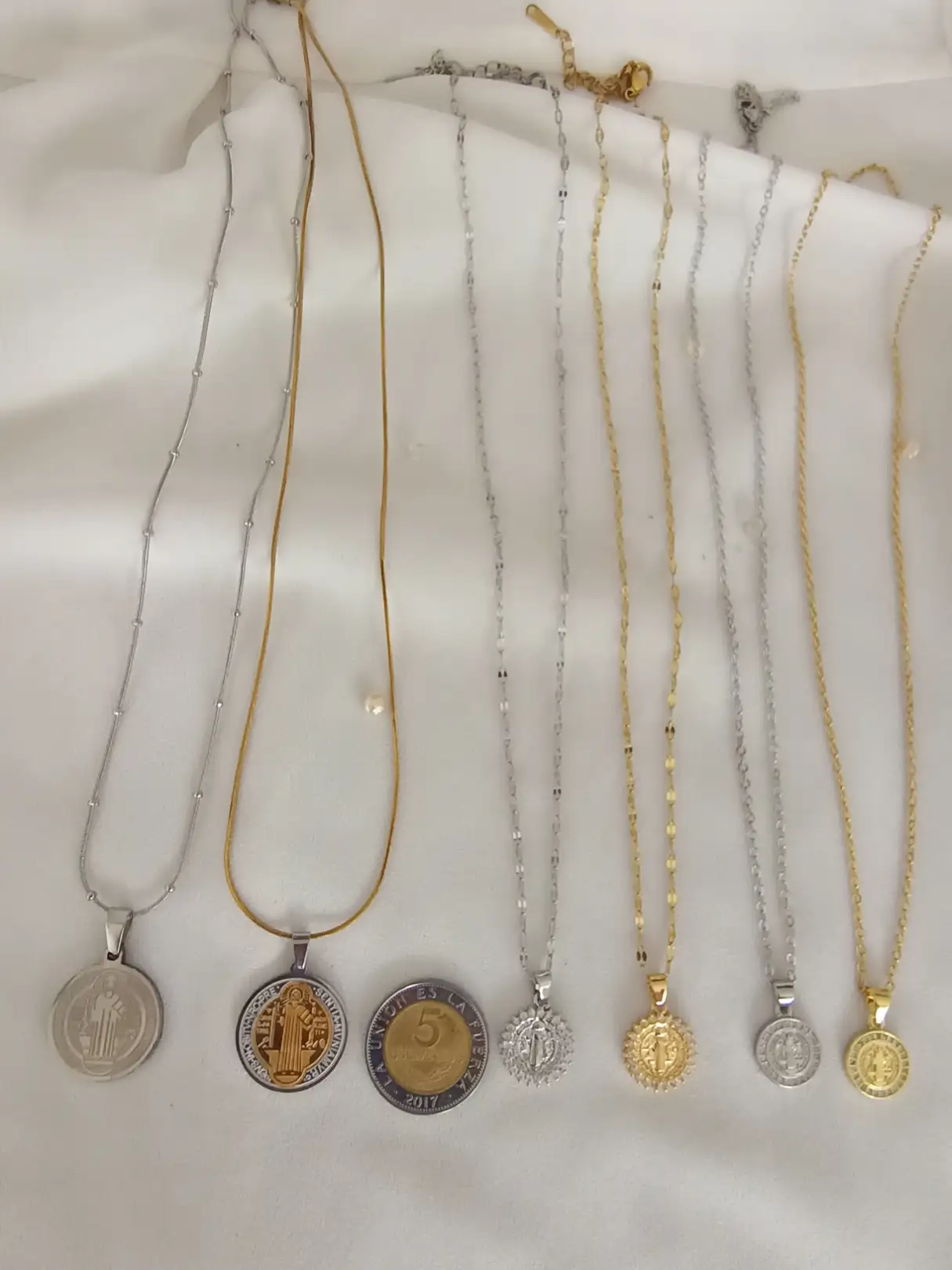 Cadena con dije de San Benito en acero inoxidable 