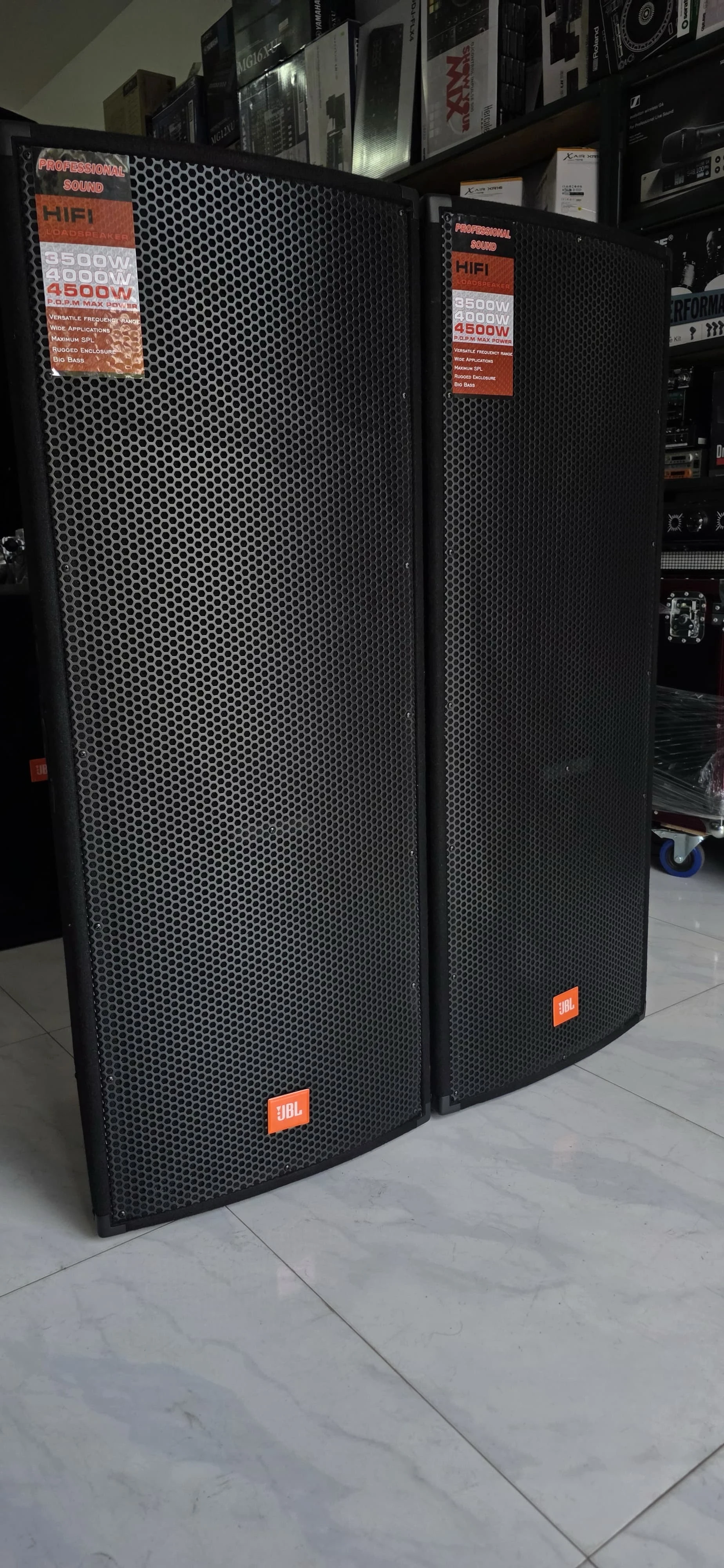  PARLANTES DOBLES JBL DE 15 PULGADAS JRX-200 De 4500W.  PRECIO: 4300BS EL PAR  ENVIOS PARA TODA BOLVIA
