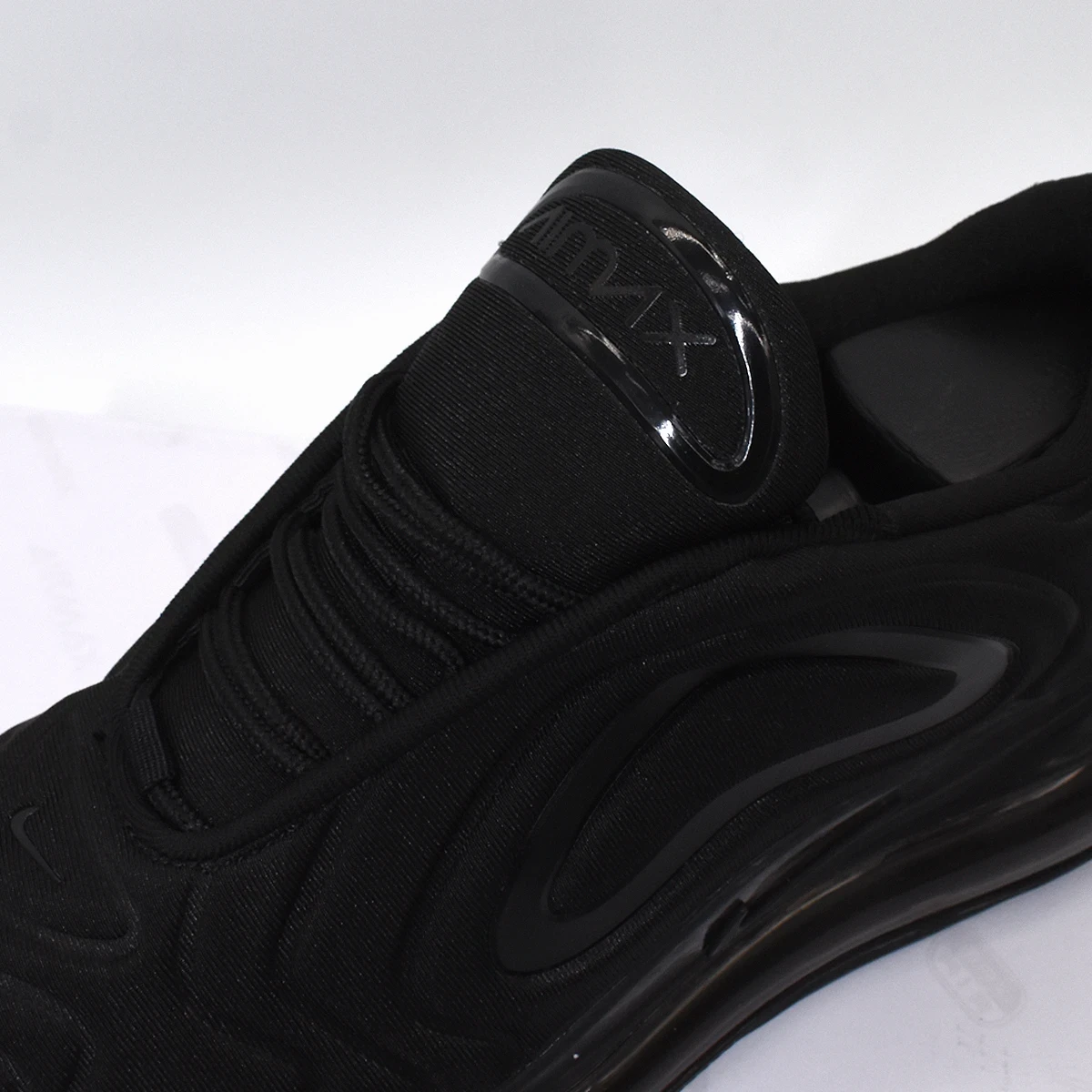 Tenis NIKE 720 3