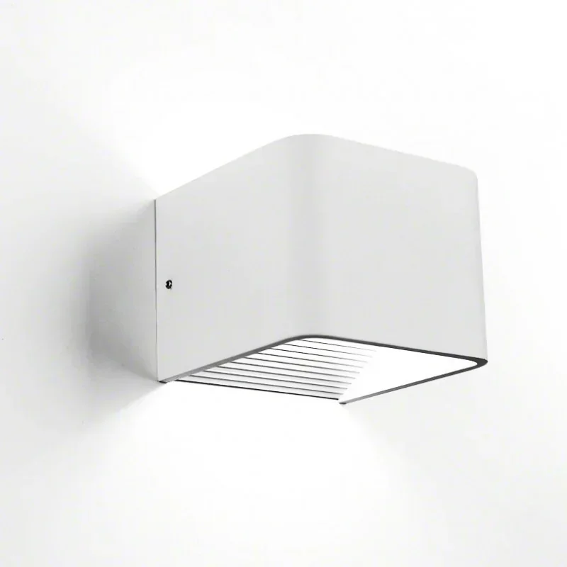 APLIQUE PARED CUADRA 5W LUZ CALIDA/3000K 3