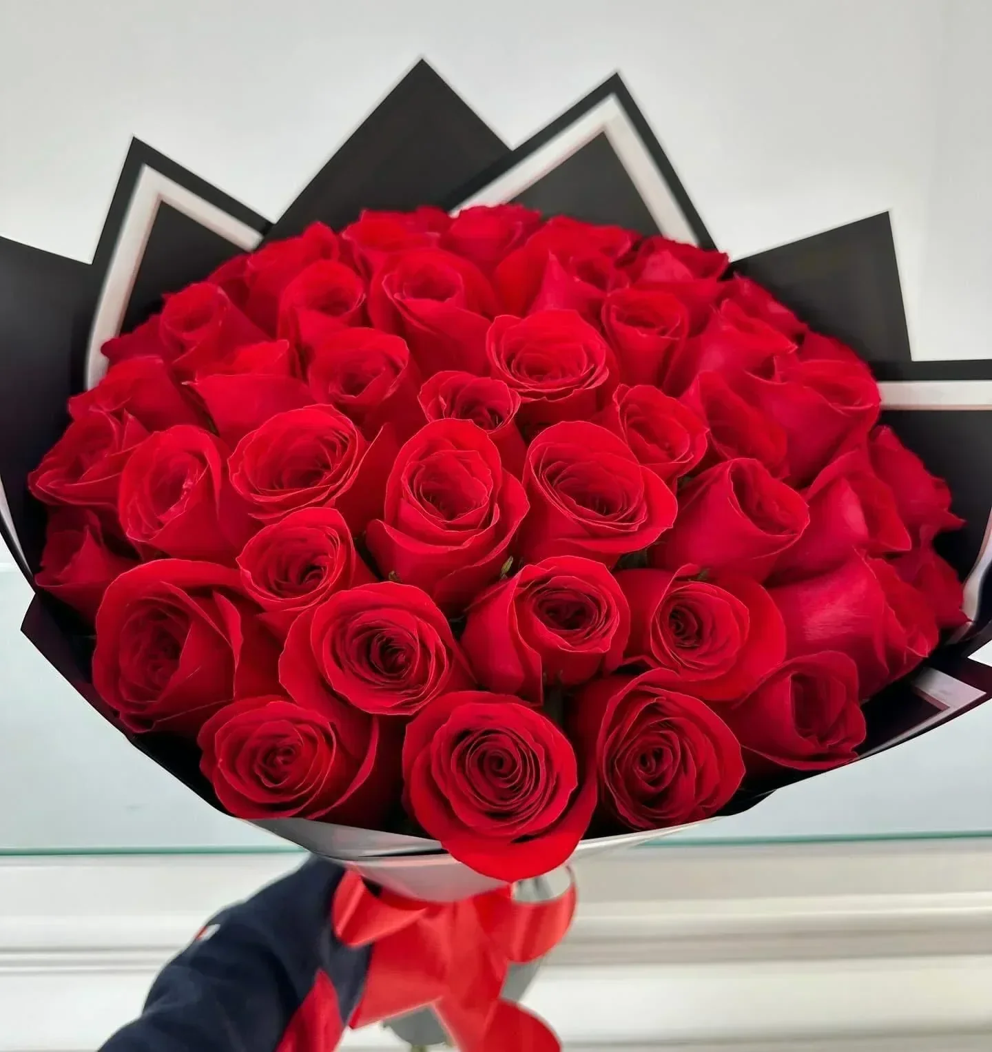 R7 Ramo 48 Rosas Rojas