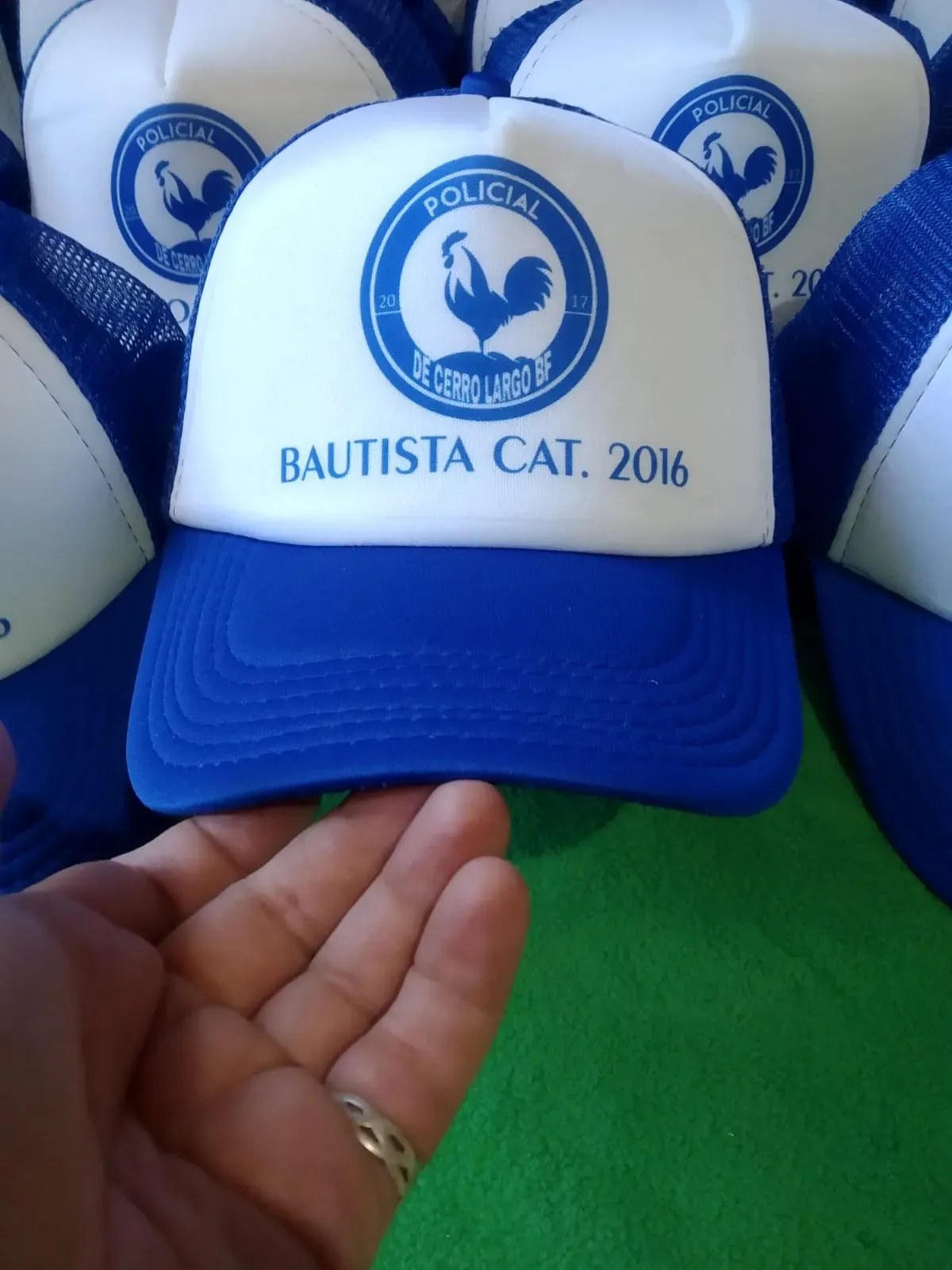 gorro truker con diseño pack por 50 unidades  3