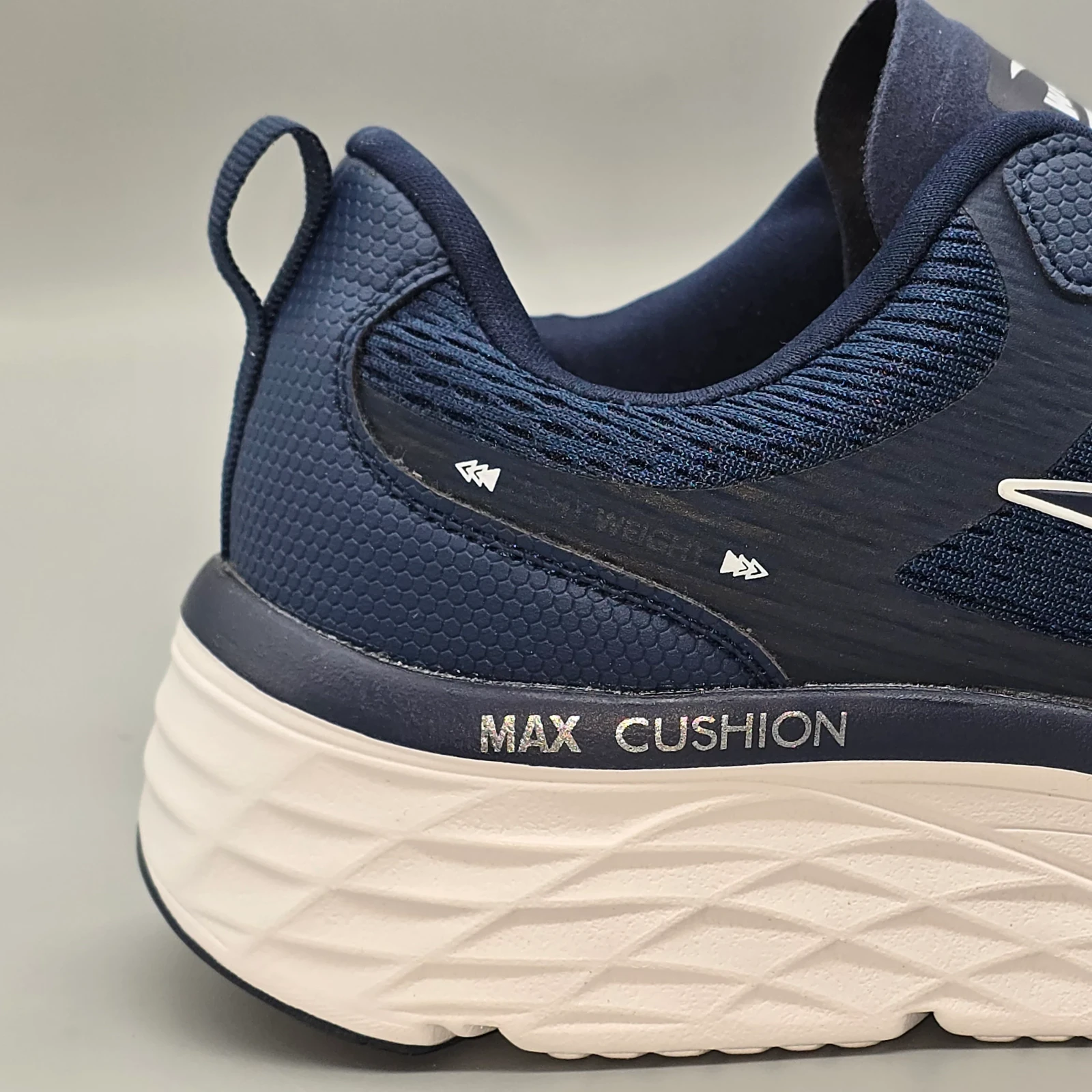 WEST MAX CUSHION 10