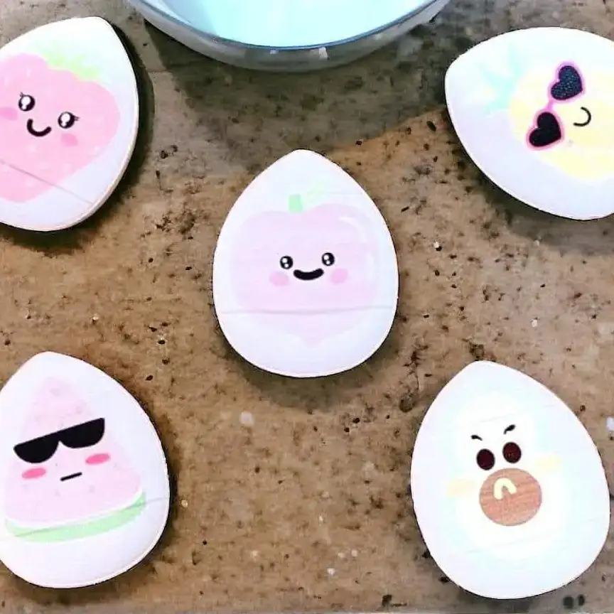 Finger powder puff