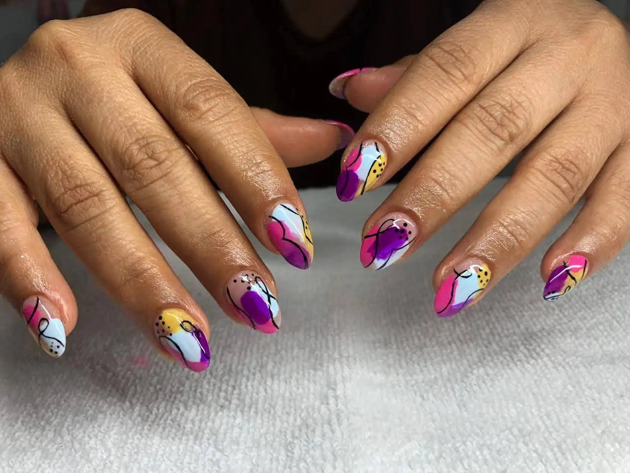 Nail mano alzada  2
