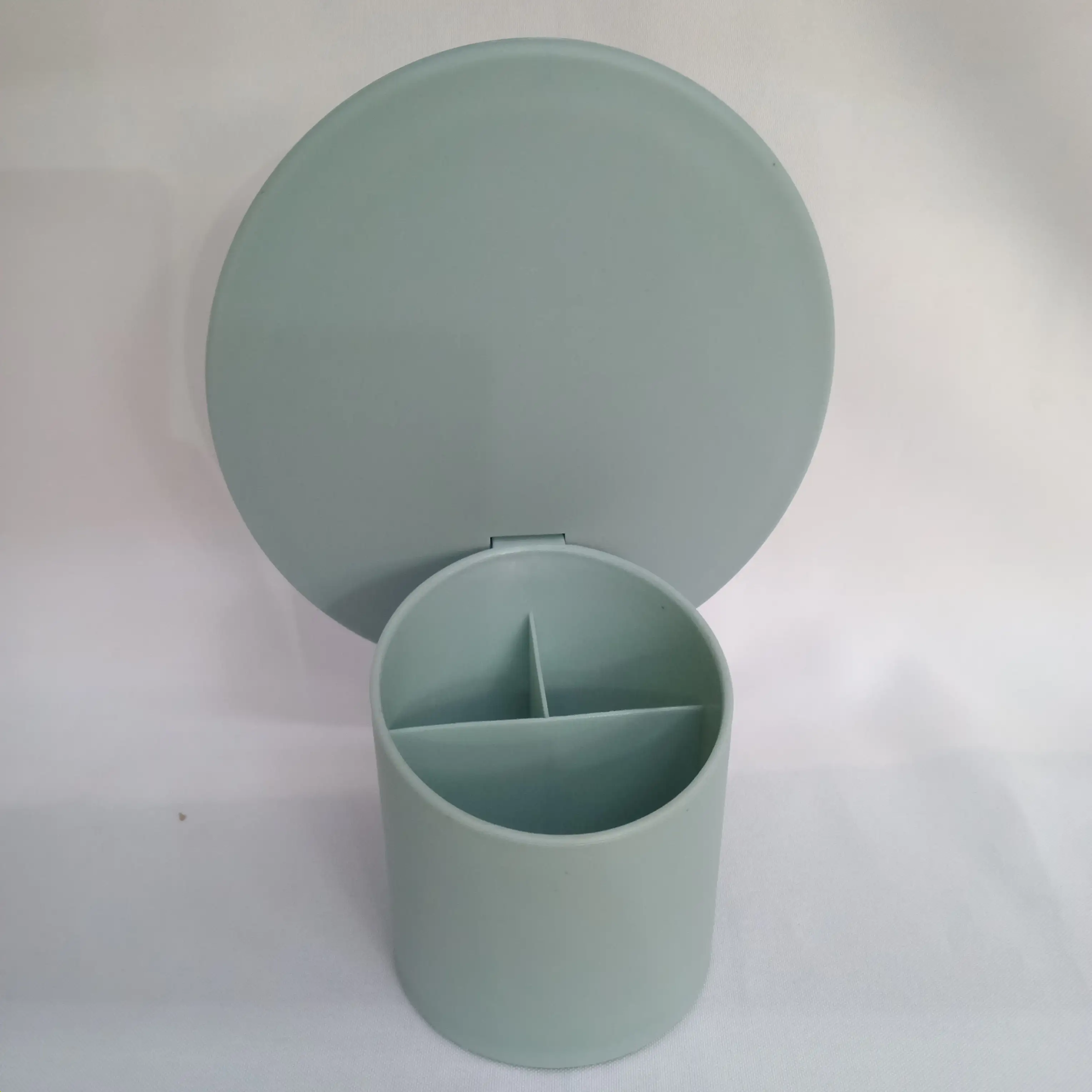 Espejo gris oval con guardado 2