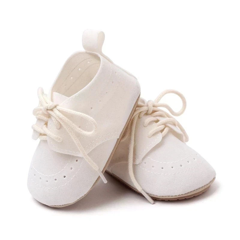 ZAPATITOS BLANCO CORDONES 4