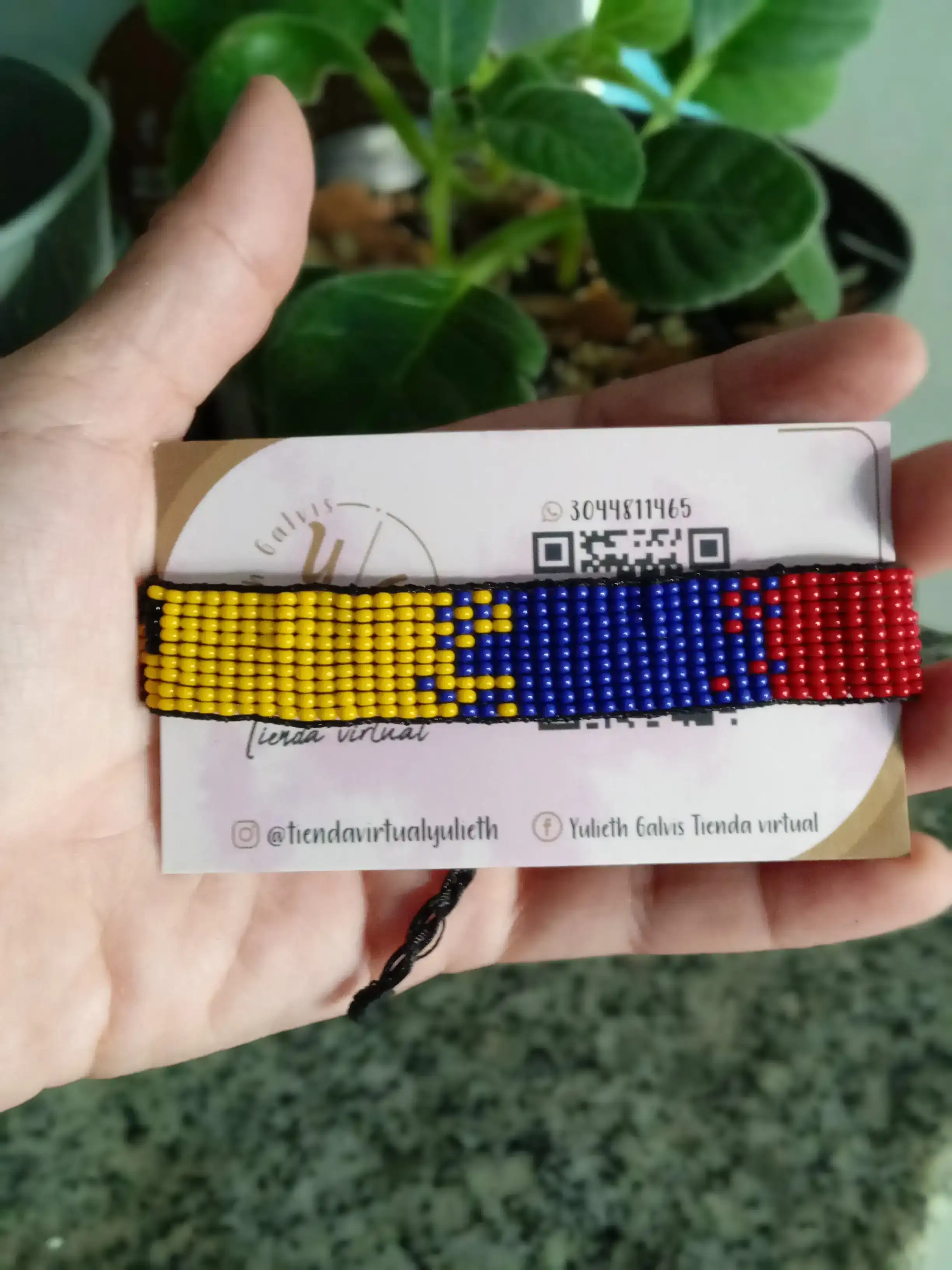 PULSERA DE COLOMBIA TEJIDA EN TELAR