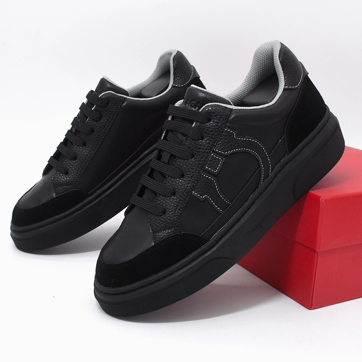 Tenis Feraragamo Negro 10