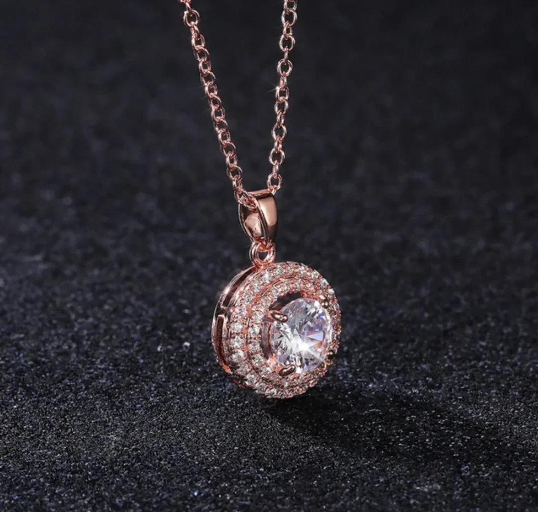 Dije con cadena Gold Rose D2839