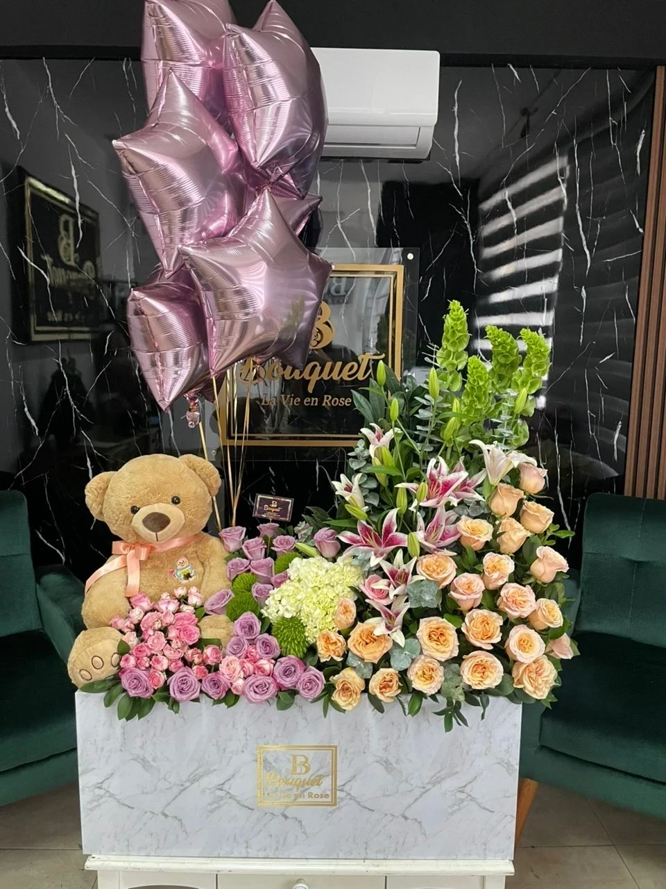 Rectangular maxi con peluche y globos con helio  2