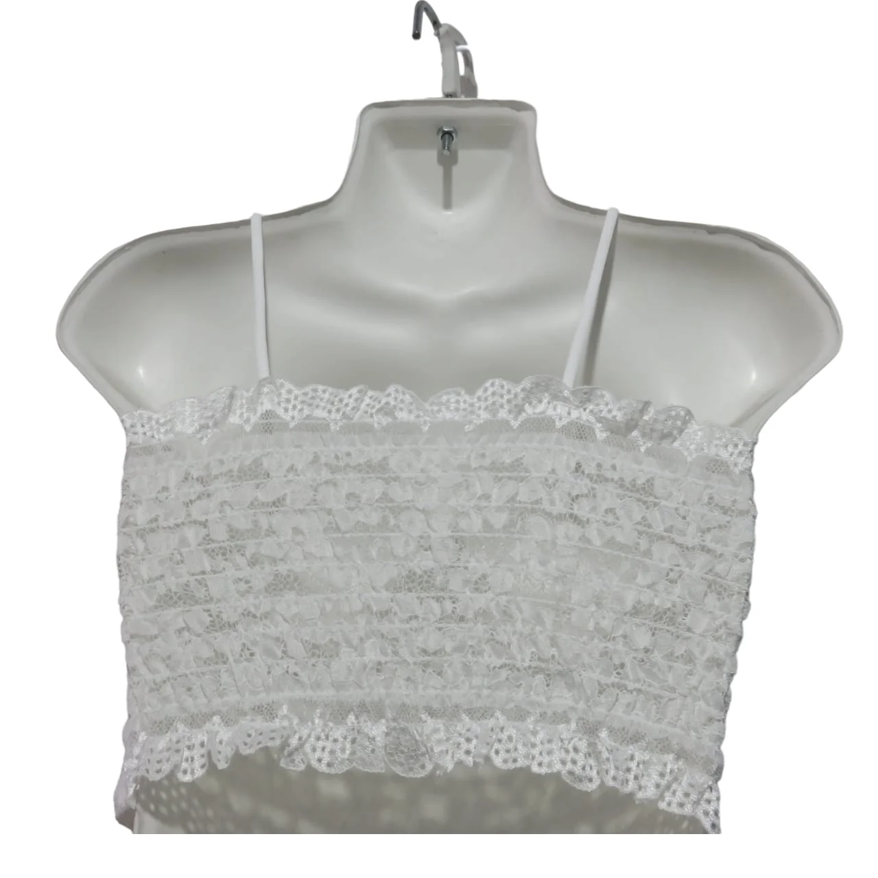 Top blanco de rosas de encaje 2