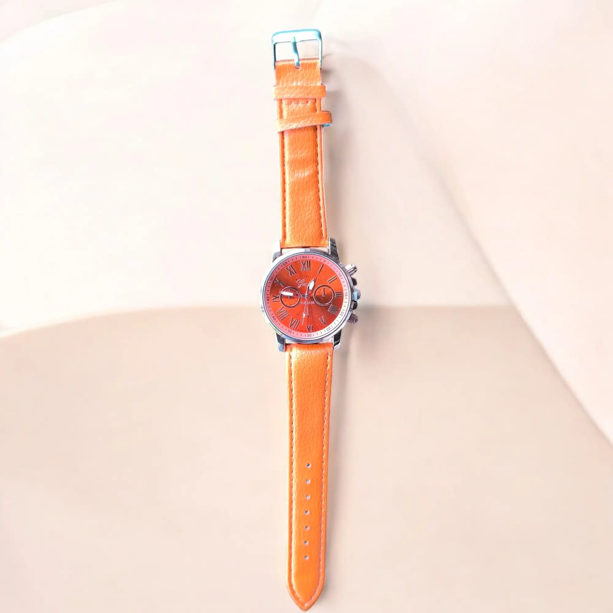 Reloj redondo naranja 2