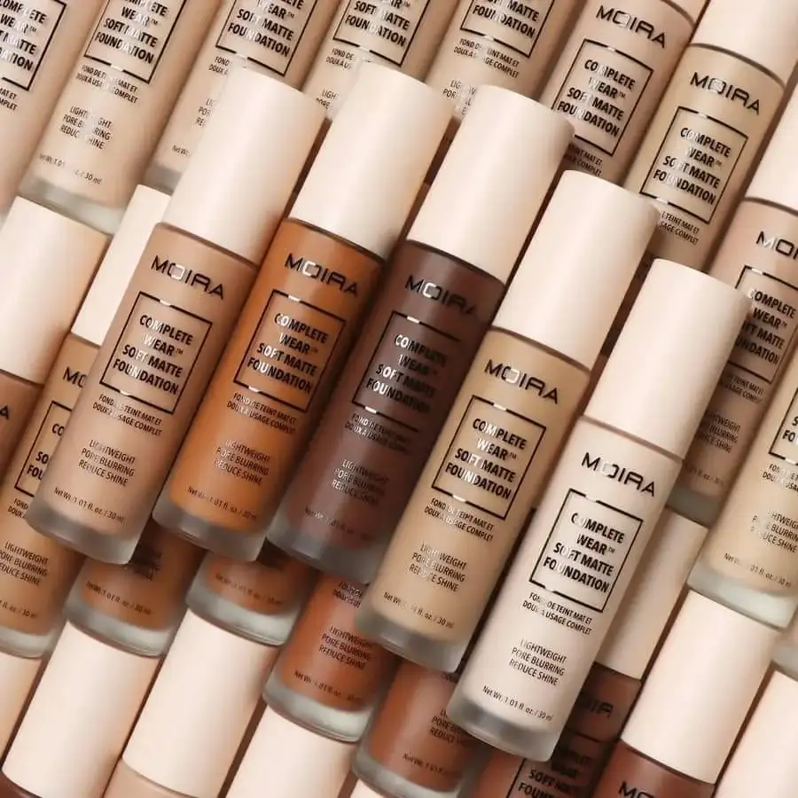 Base moira complet wear soft matte foundation