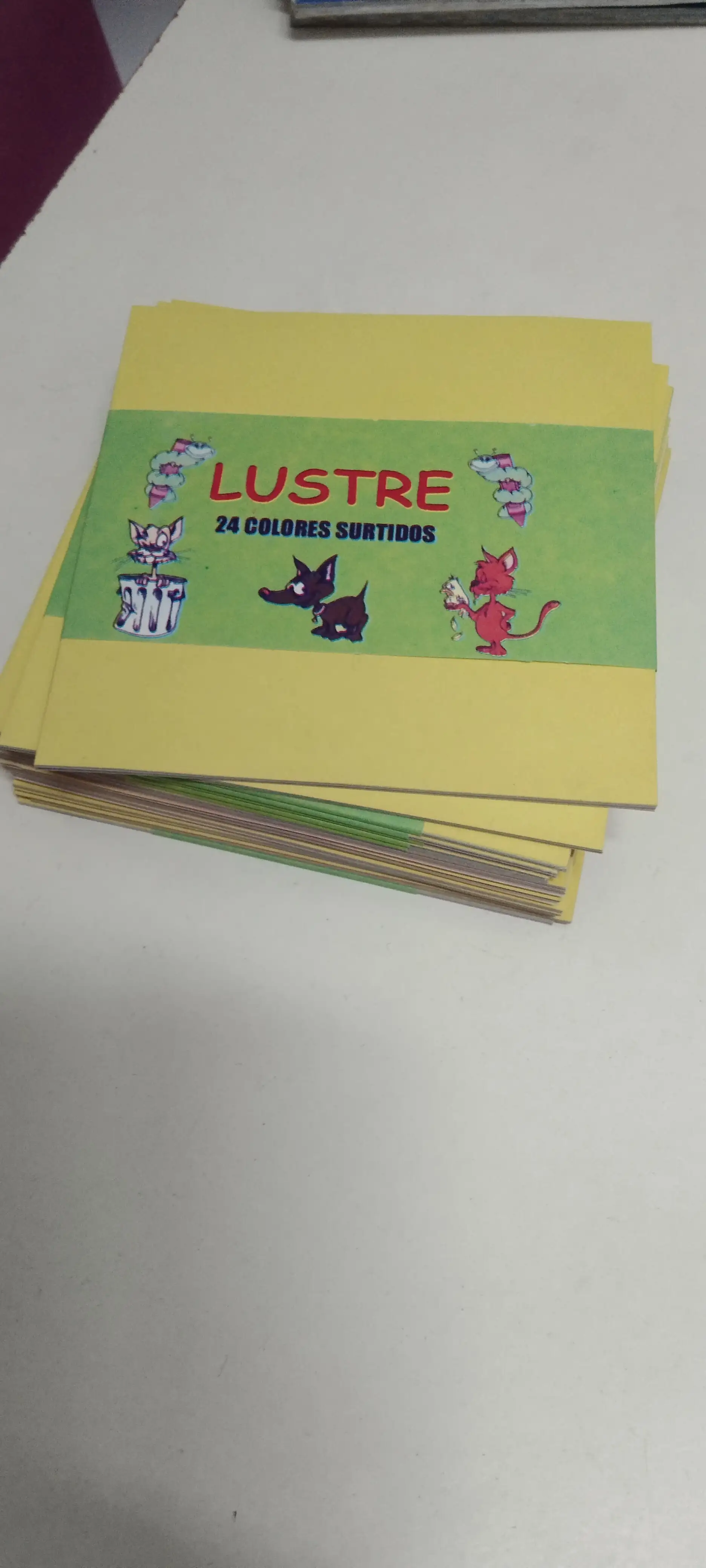 Papel lustre pequeño