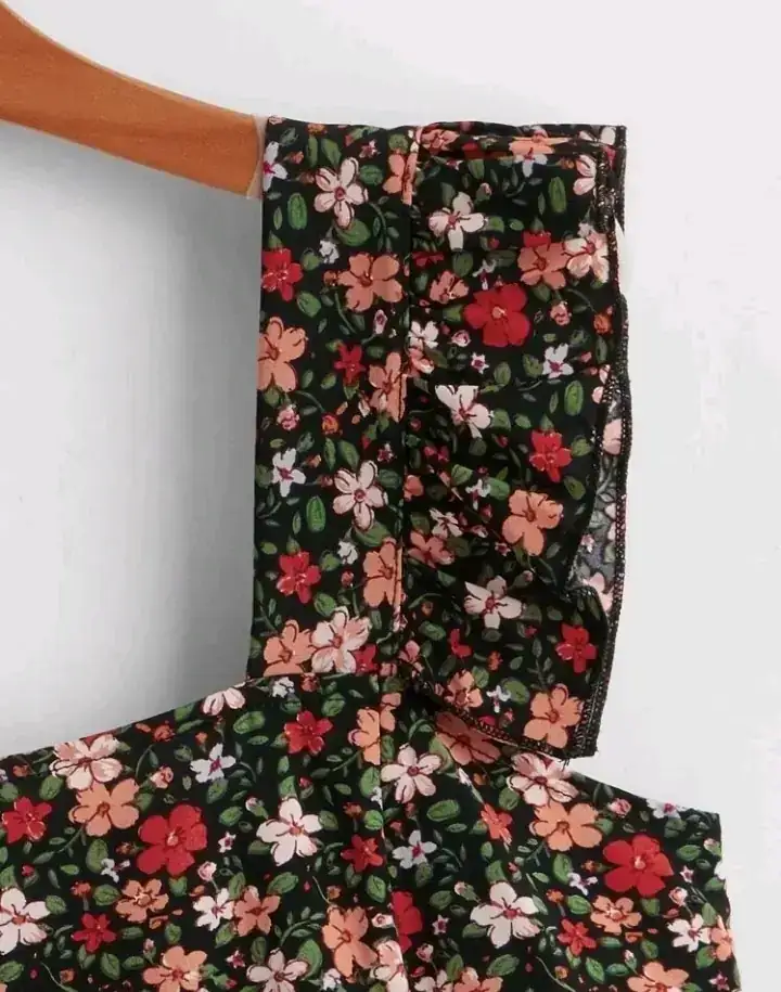 Blusa con estampado floral 2