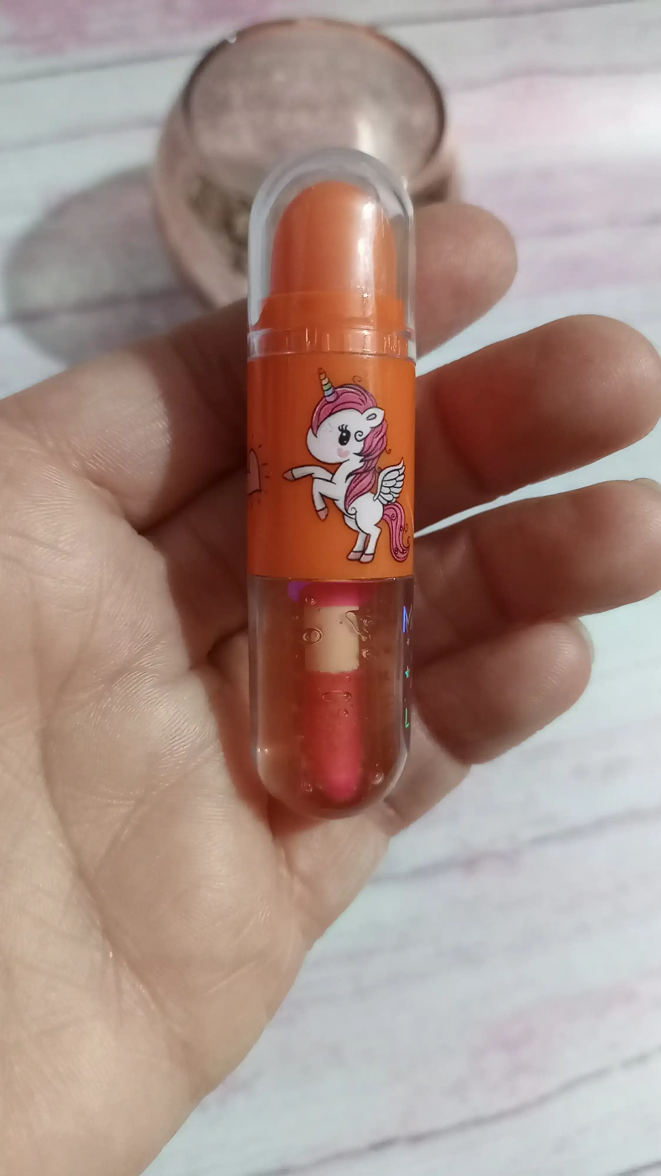Labial + brillito sabor a naranja!!!!