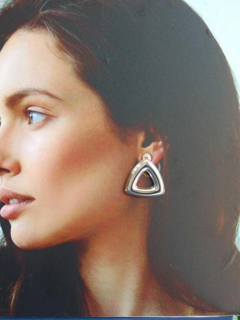 ARETE ACERO PLATE TRIANGULO GLOBO 2