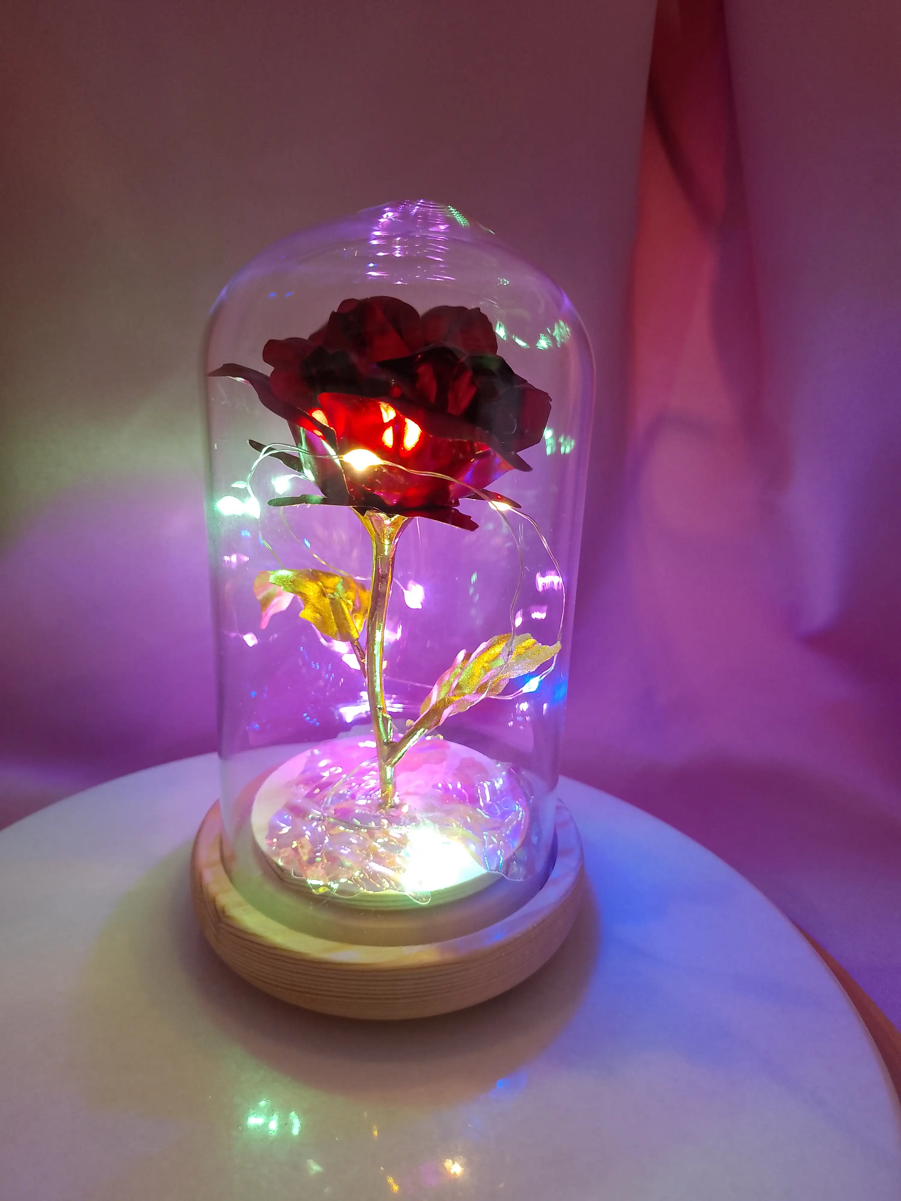 Rosa bella y bestia dorada con mariposa 🌹 2