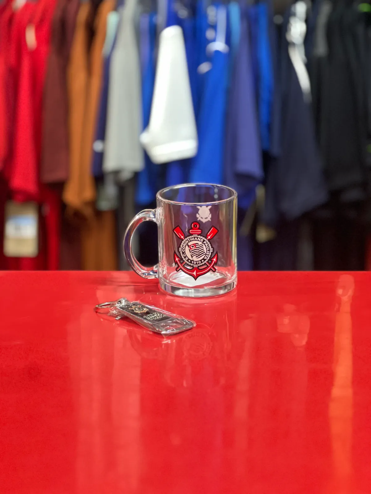 Caneca em vidro + chaveiro 