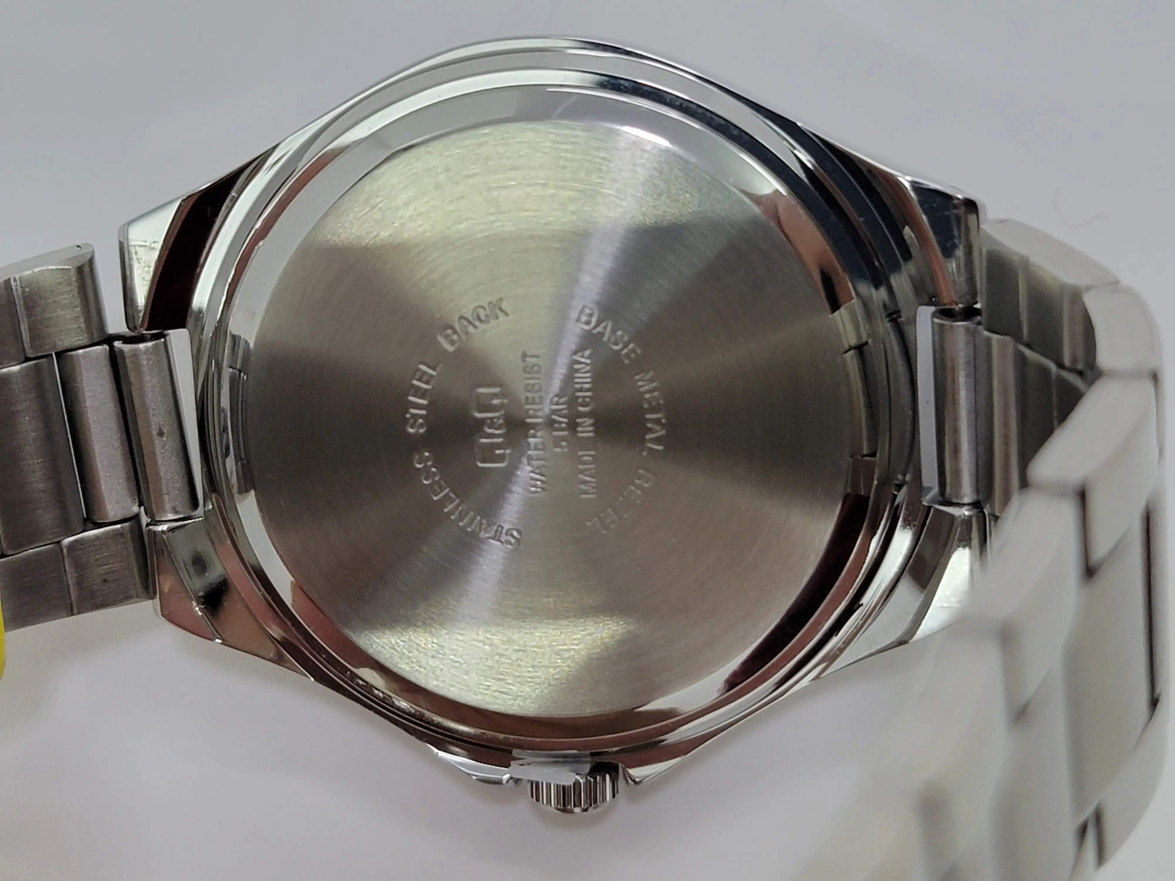 RELOJ Q&Q CABALLERO 4