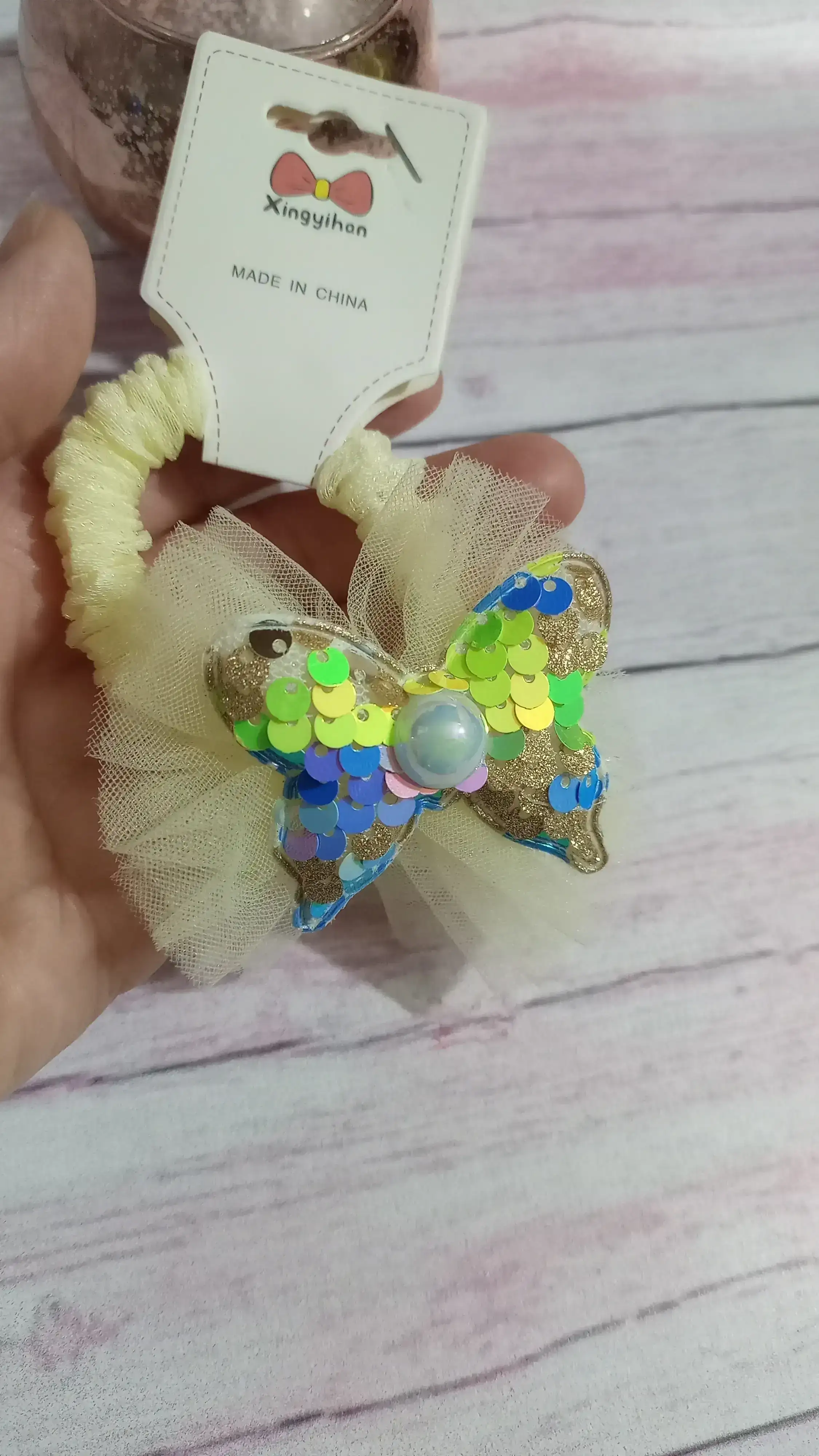 Colita con mariposa y brillos amarilla🤩