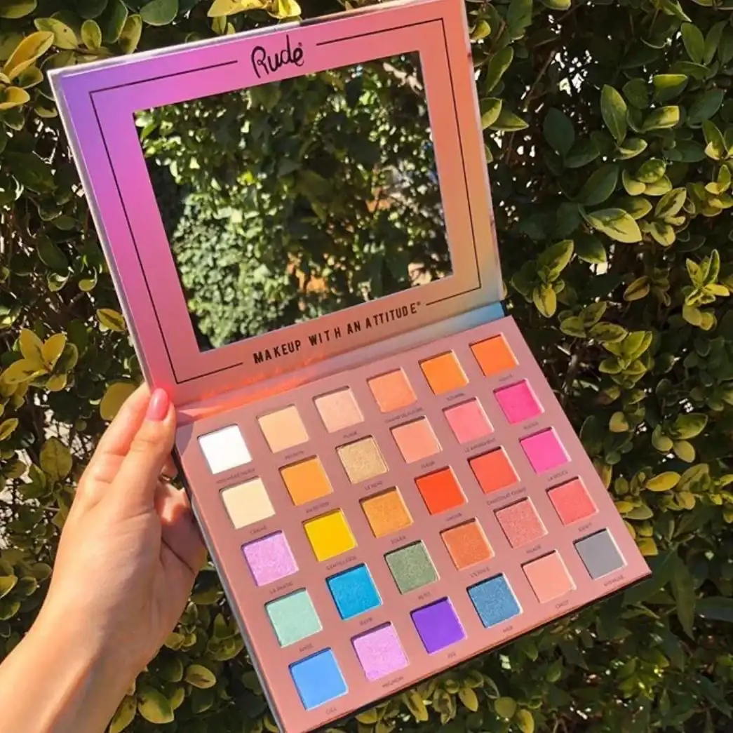 Paleta C'est La Vie 30 hermosas sombras - Rude Cosmetics 2