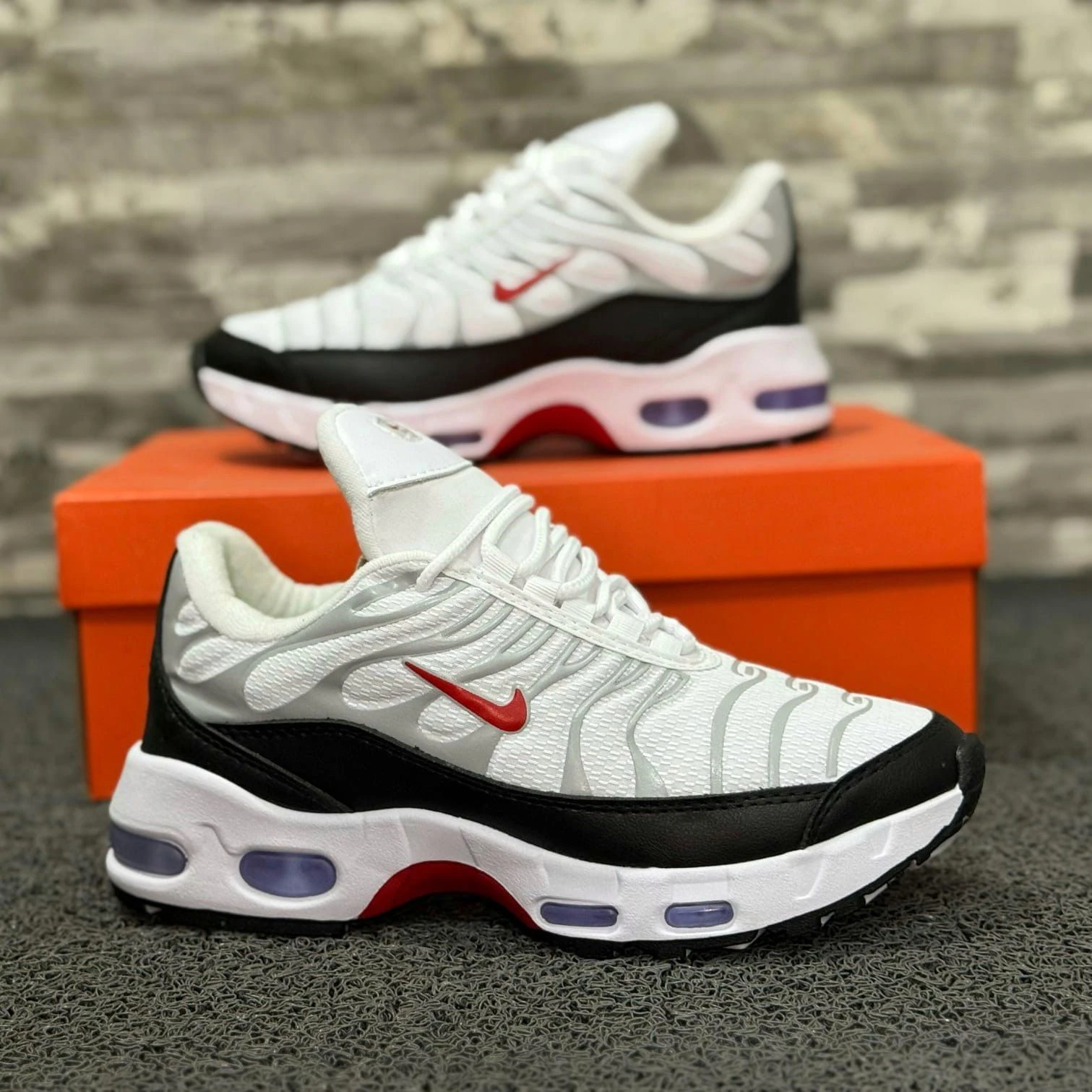PROMOCIÓN NIKE AIR MAX TN PLUS + CAJA