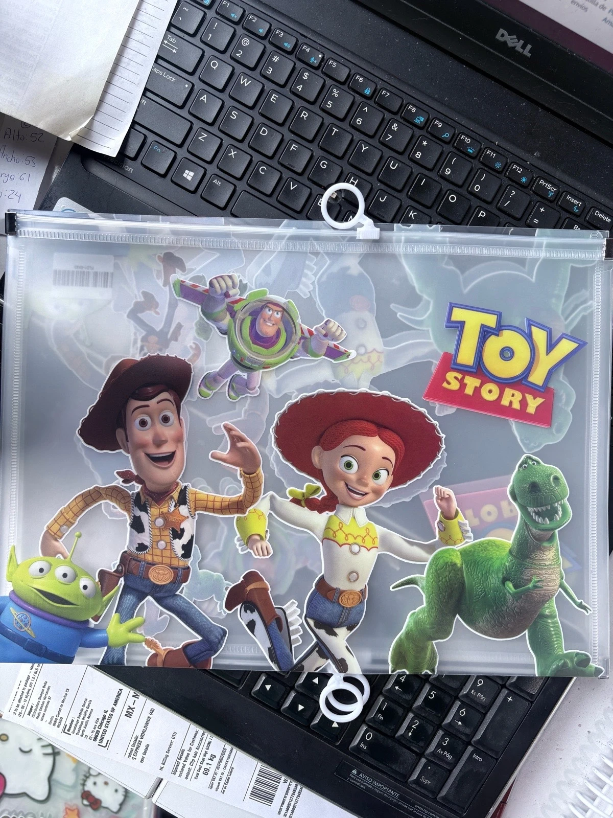 12 Folders de plastico tamaño carta de personajes  10