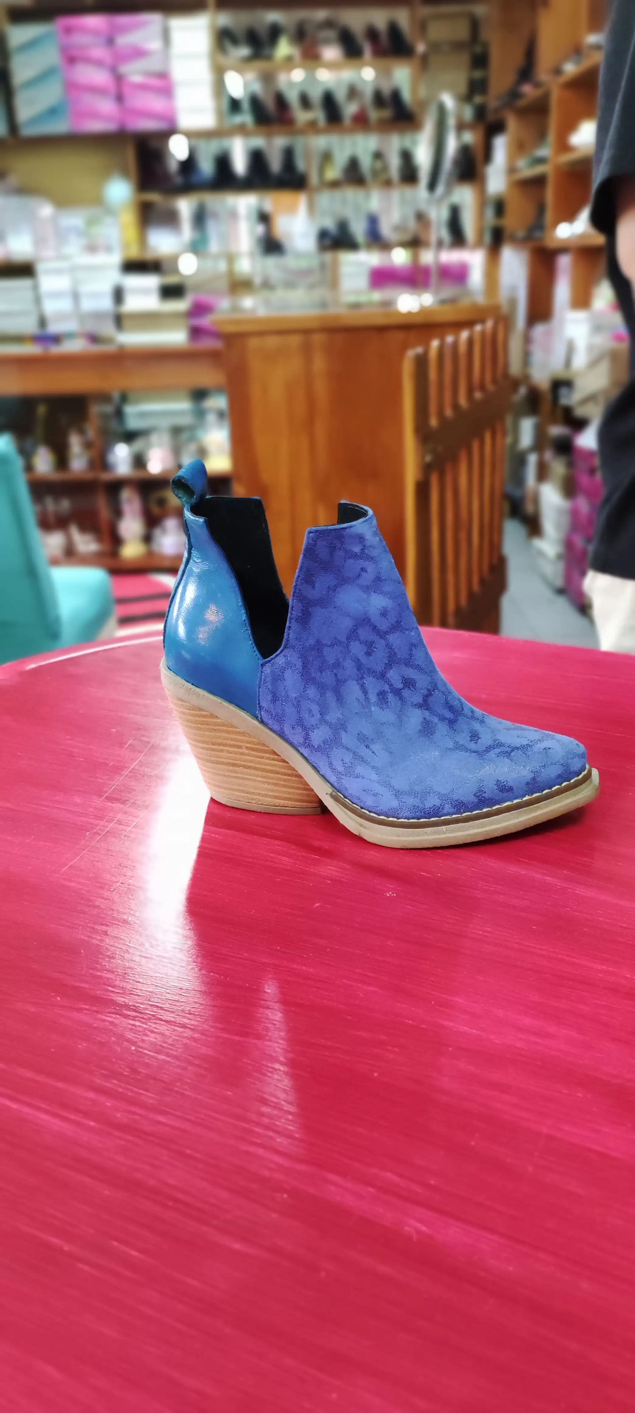 Zapato vaquero azul rey