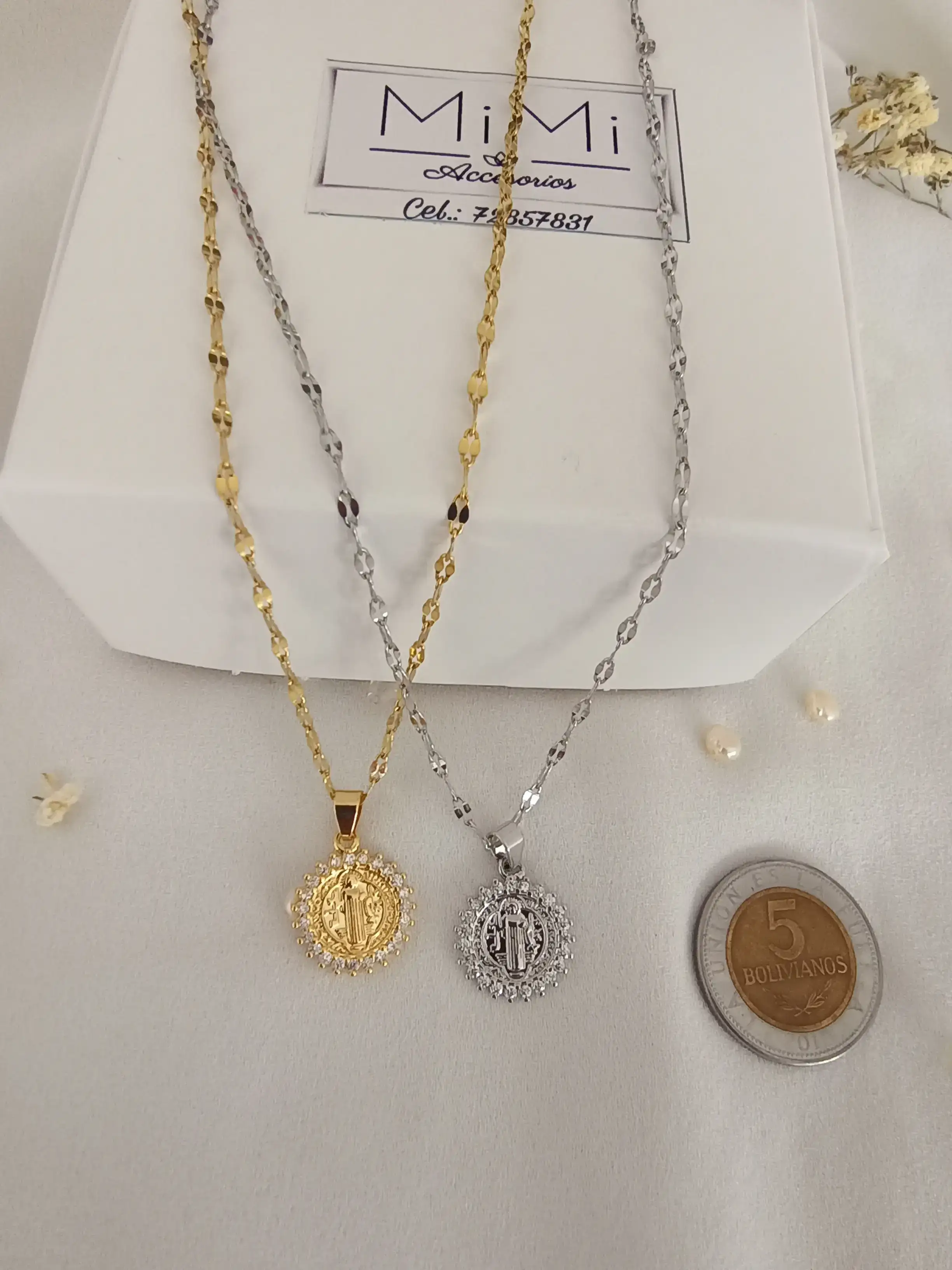 Cadena con dije de san Benito en acero inoxidable  3
