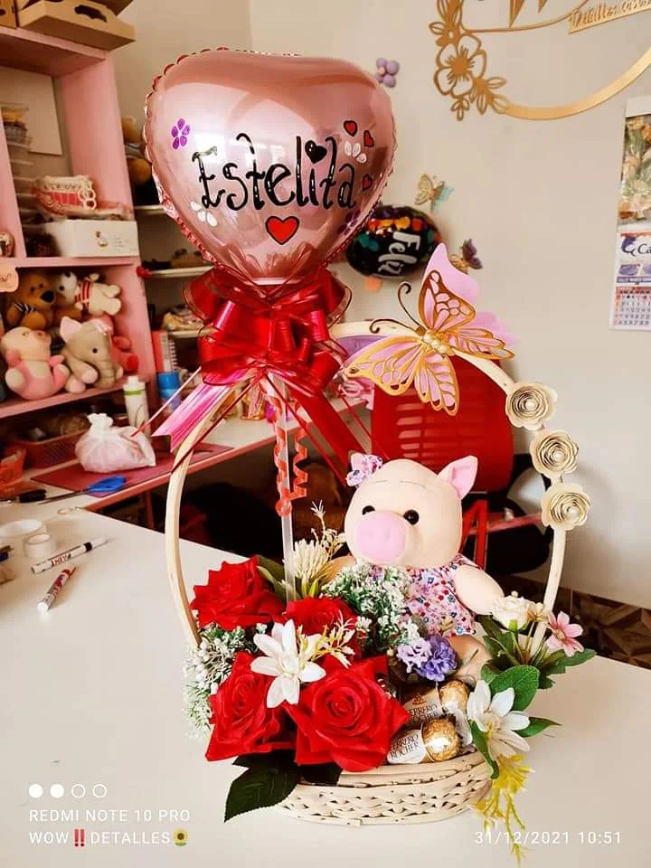 Canasta con rosas
