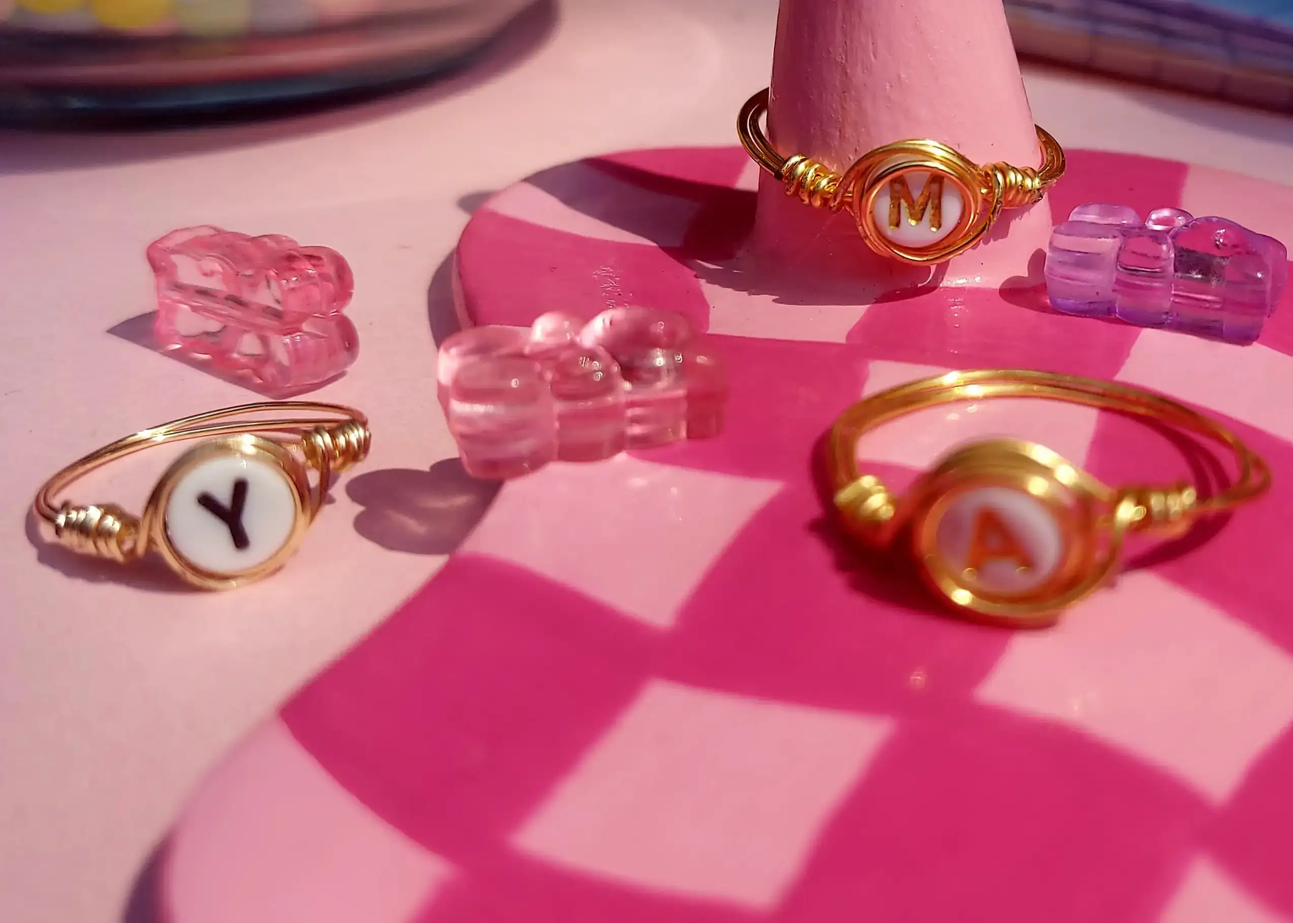 Anillo con inicial  2