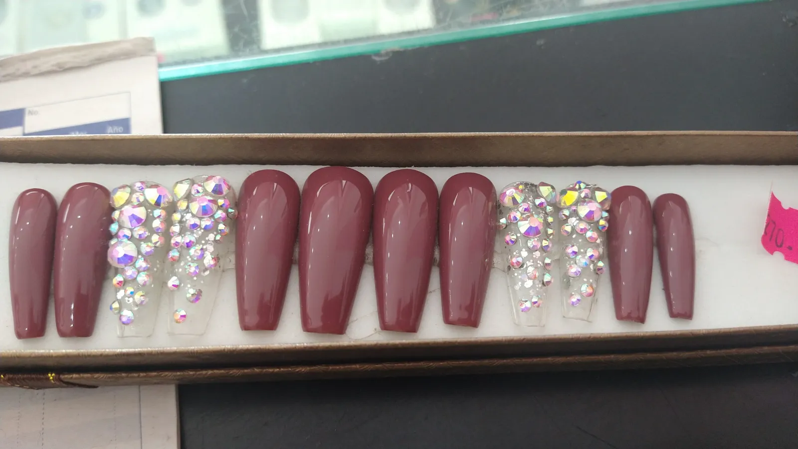 Uñas con piedras