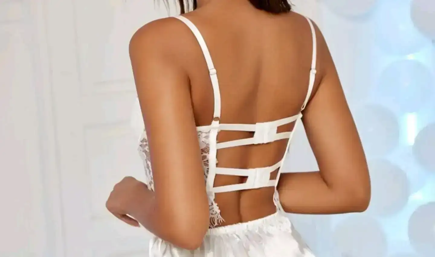 Top blanco de tirantes con encaje. 2