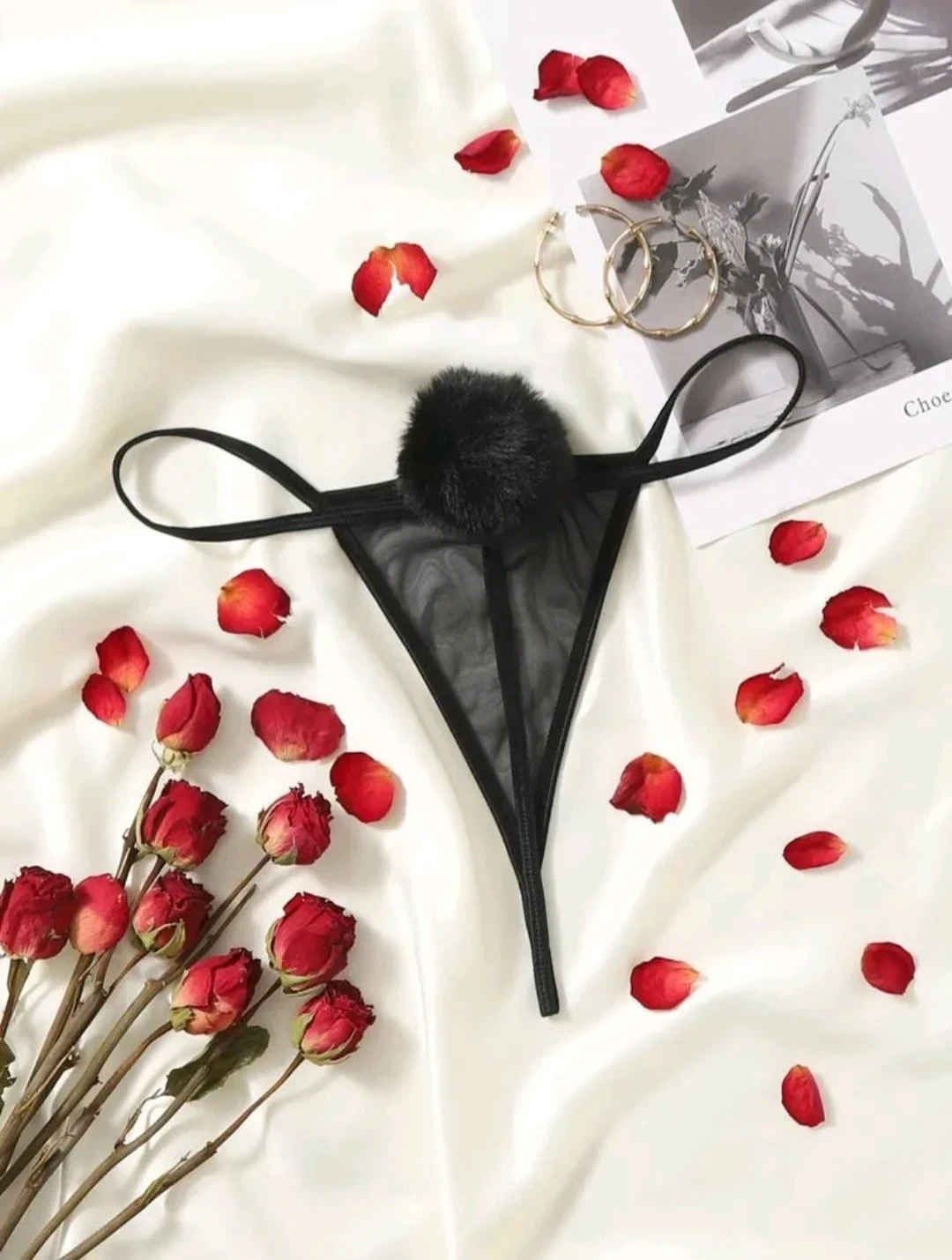 Tanga pompón negra, tallas L 