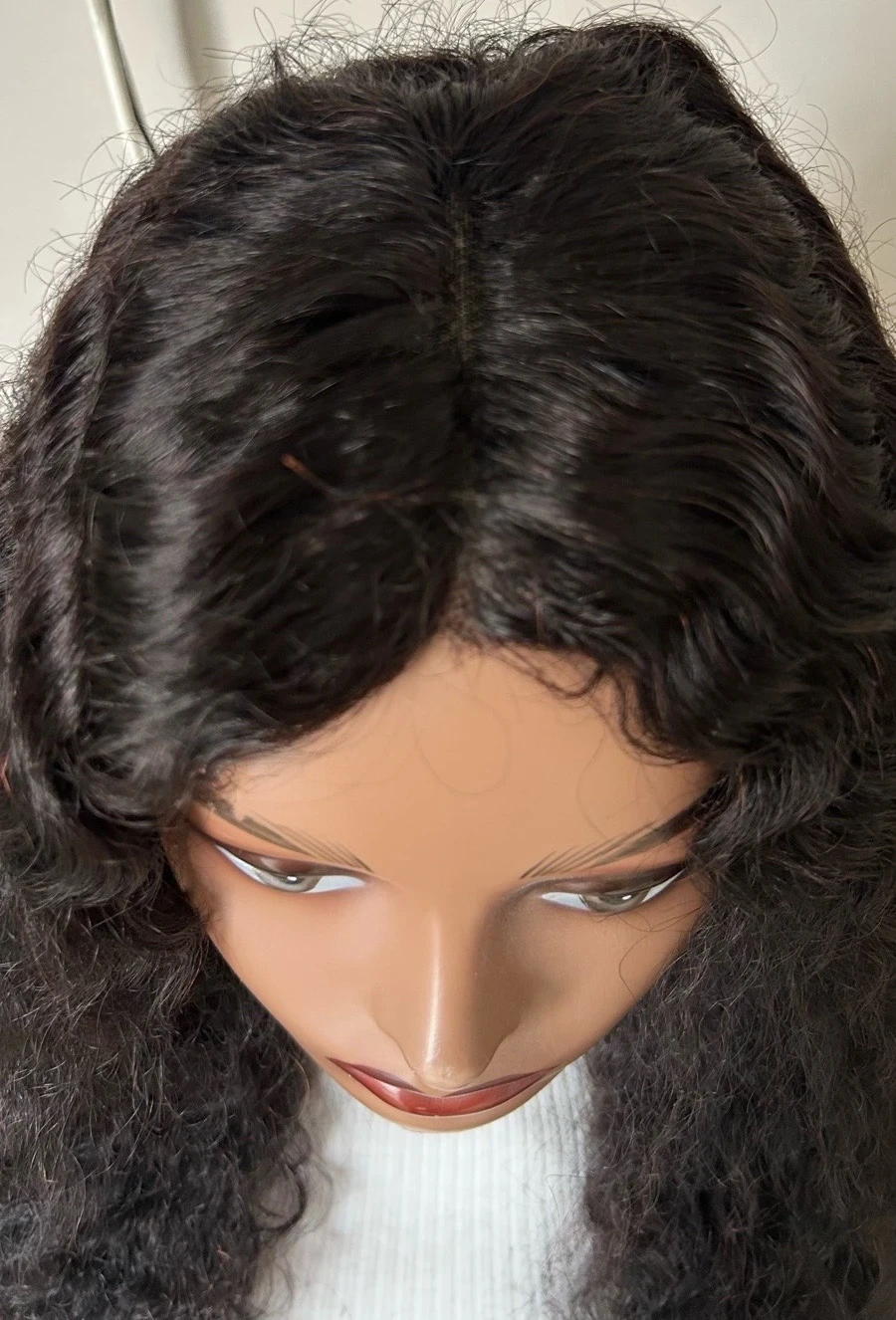 Peluca de cabello humano rizado 26 pulgadas  (estilo *water wave*)  color #2., con cierre de encaje de 4x4  (sin necesidad de pegamento). 5