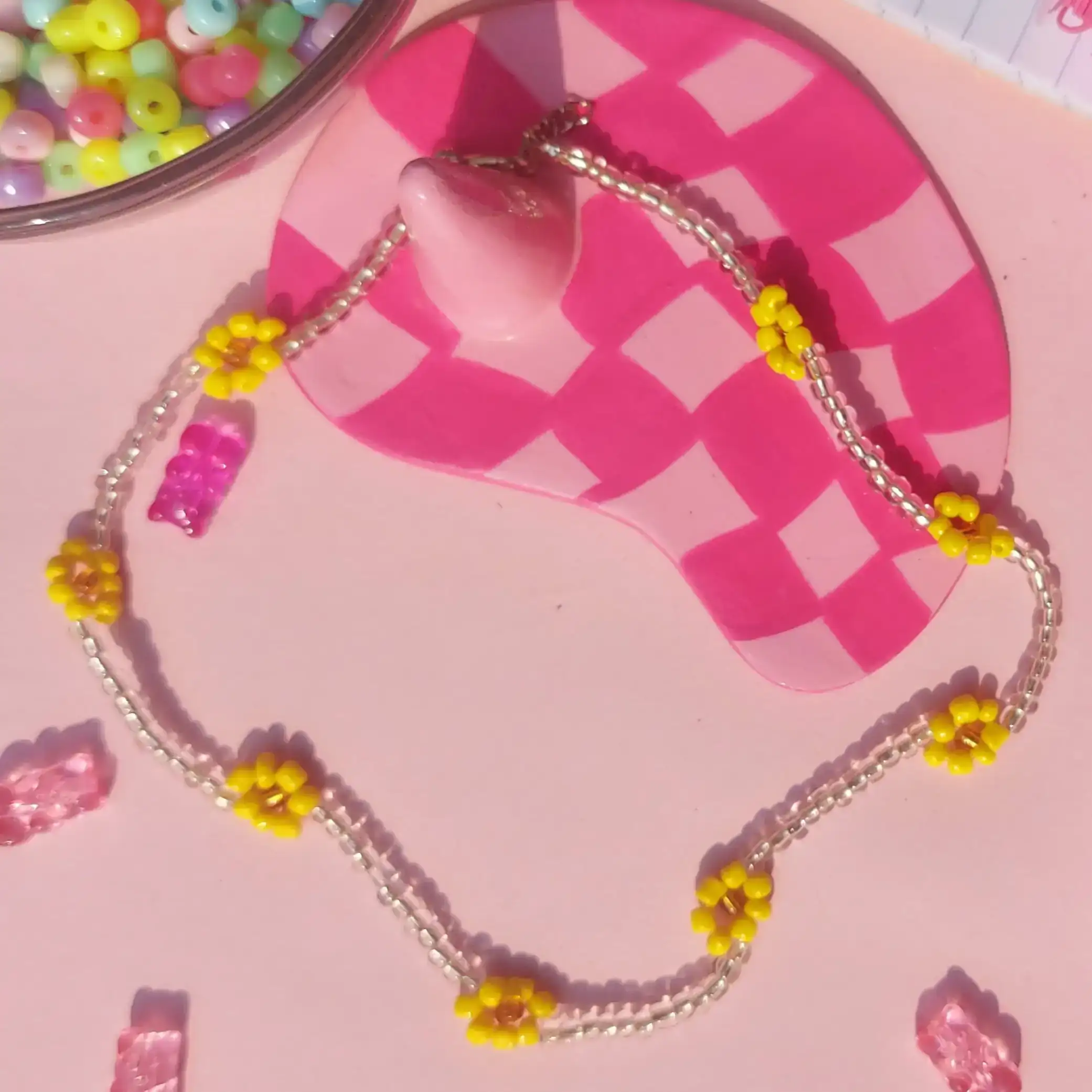 Collar de flores amarillas 