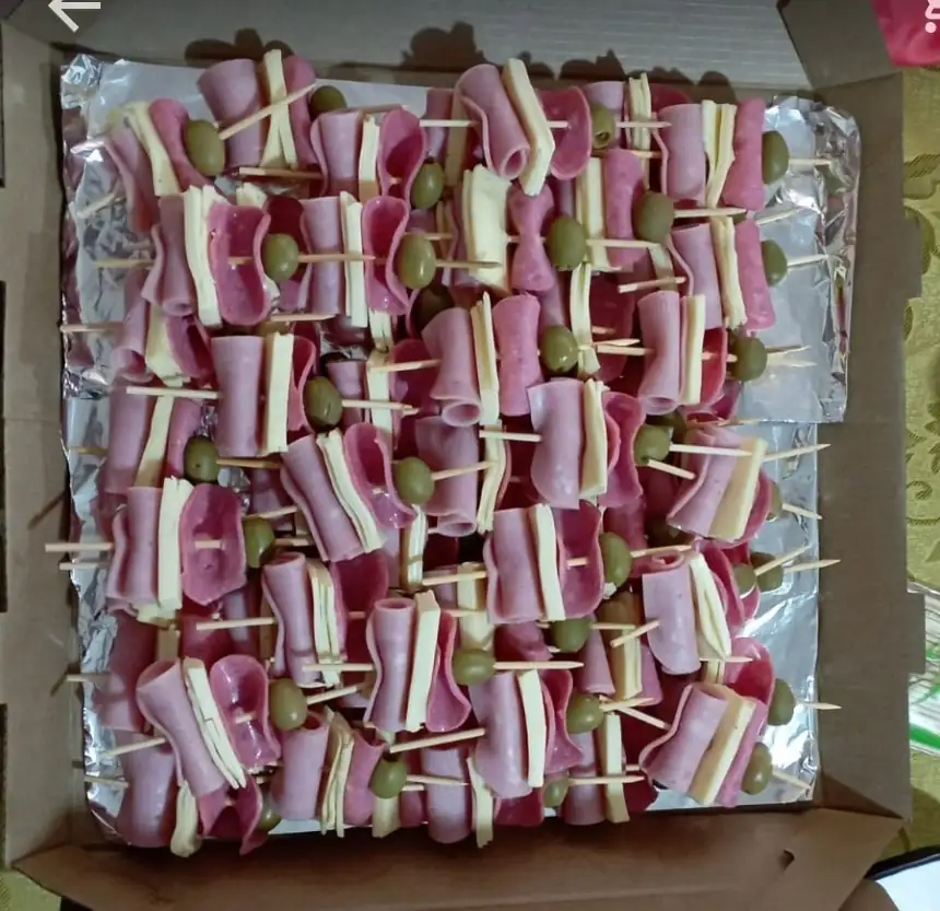 Brochetas embutidos