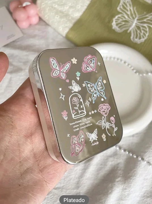 estuche de mariposa y flores 2