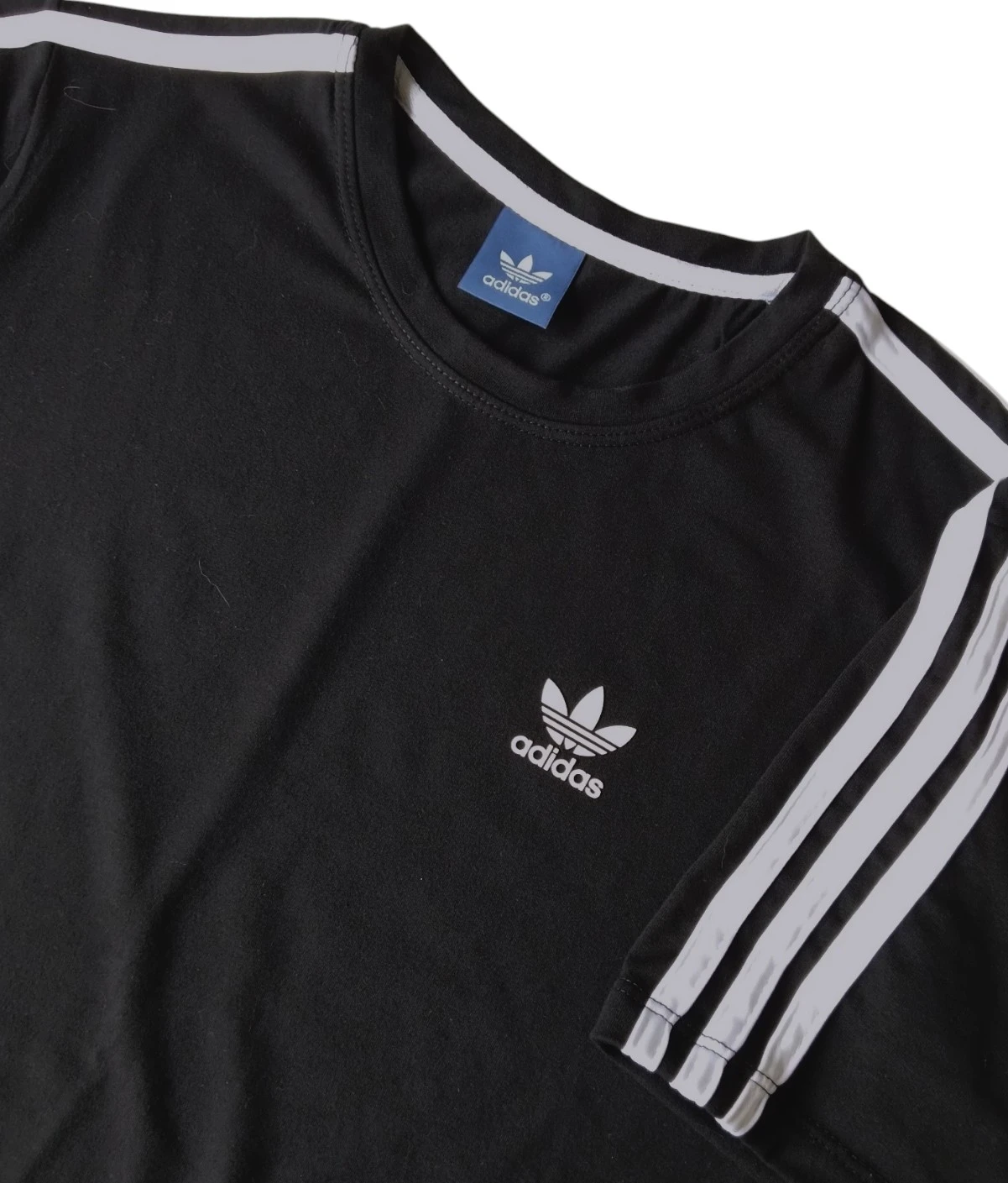 Camiseta negra adidas talla S