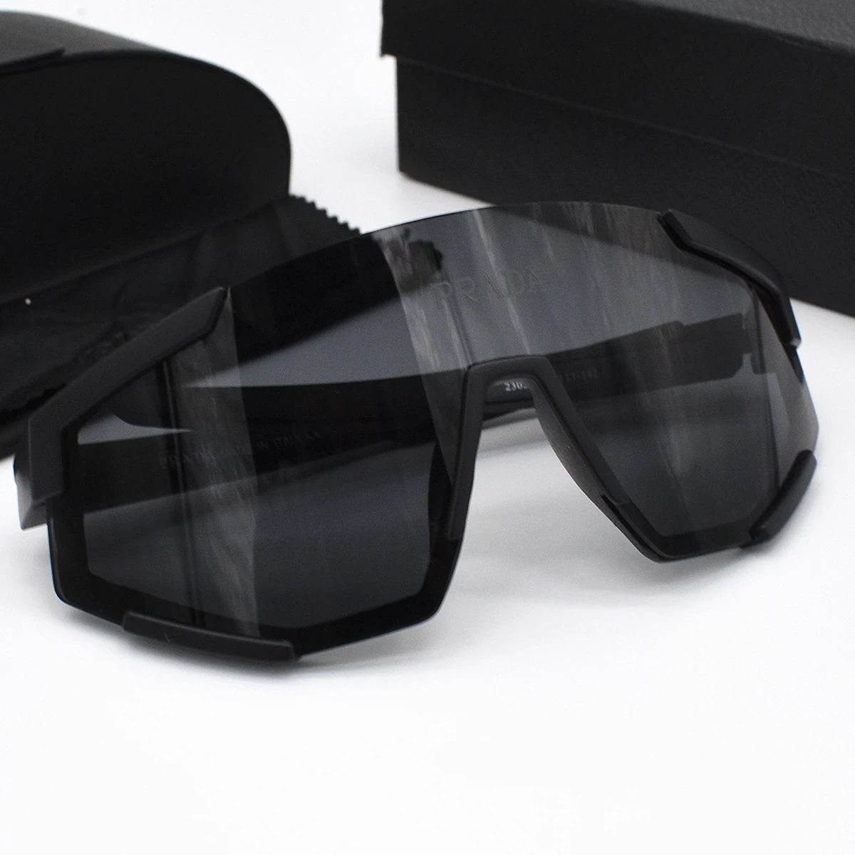 Lentes de Sol Prada 2
