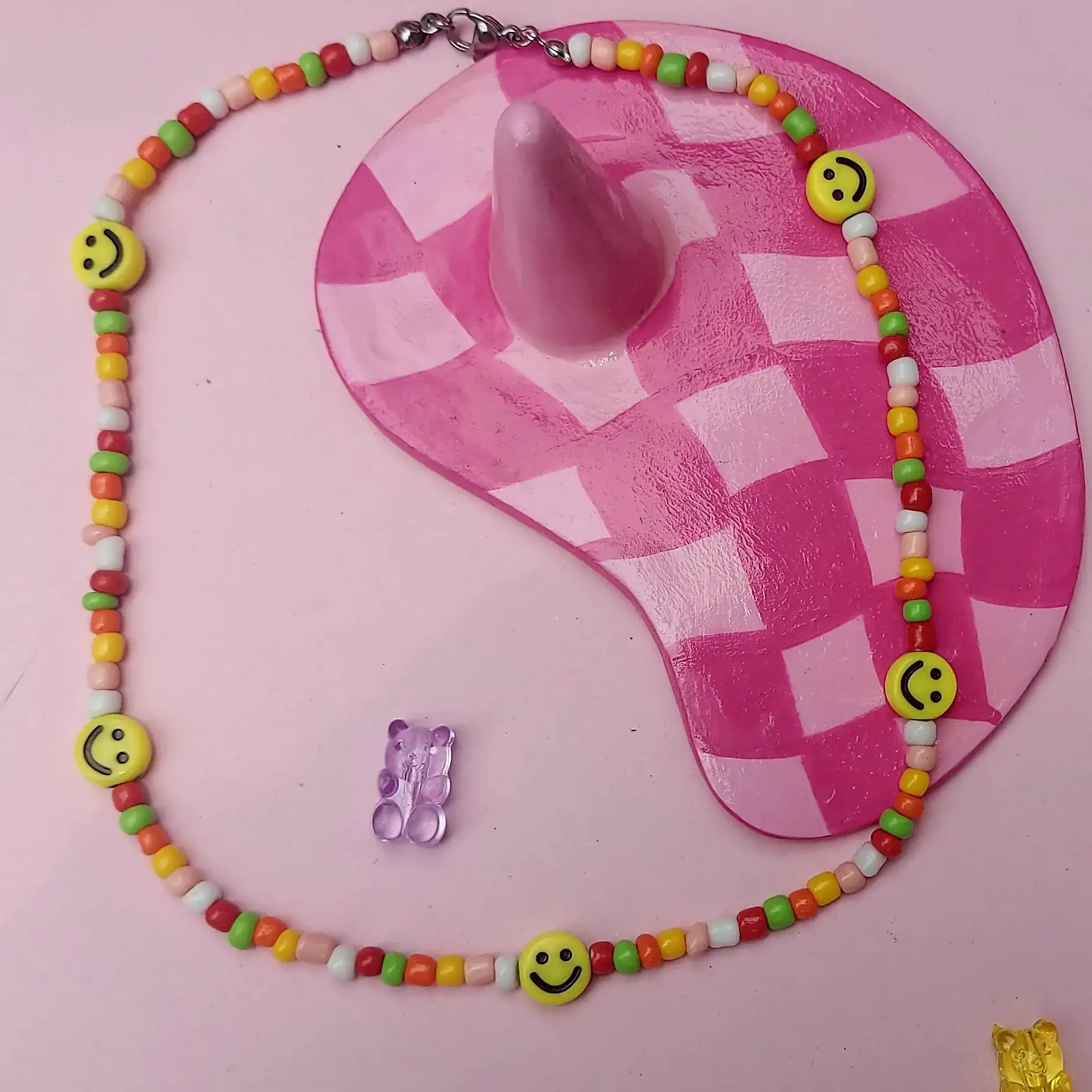 Collar de chaquira happy face 3