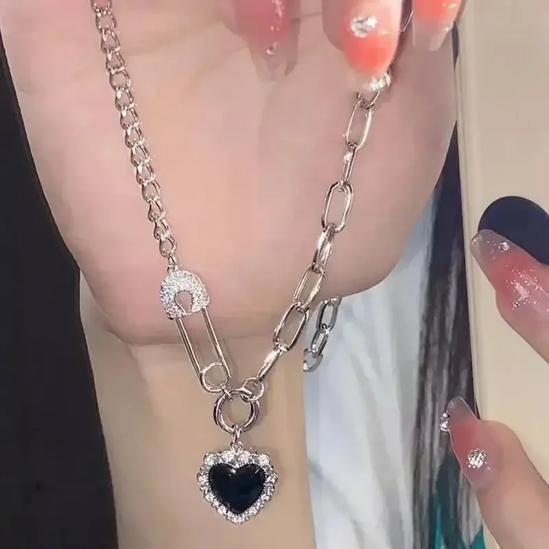 COLLAR CORAZON BLACK 