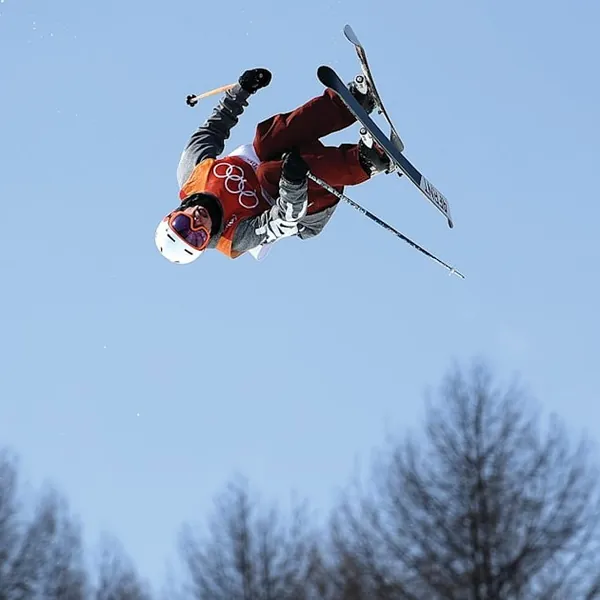 ESQUÍ ACROBÁTICO